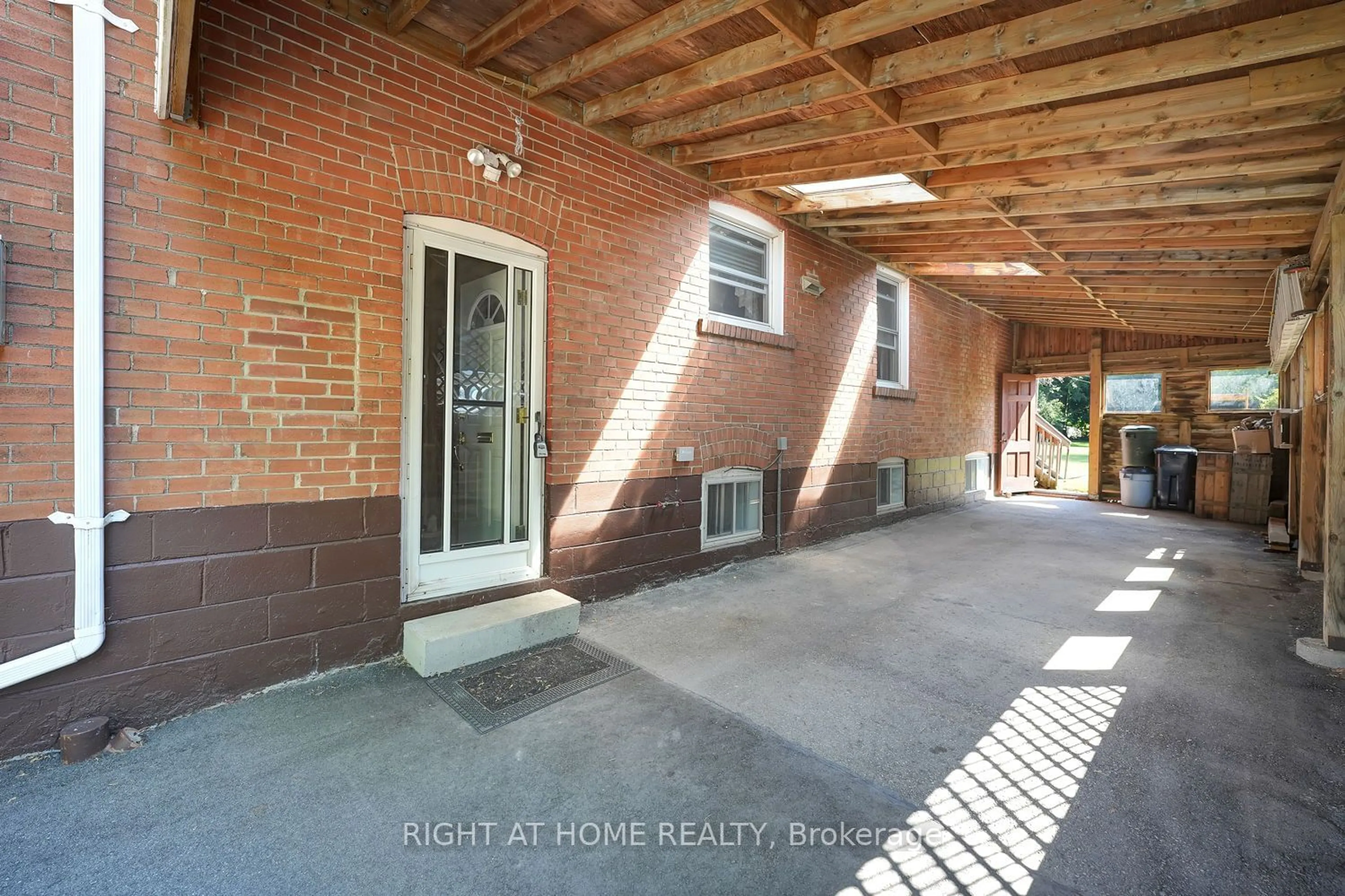 Indoor entryway for 3 Lowell Ave, Toronto Ontario M1M 3M7