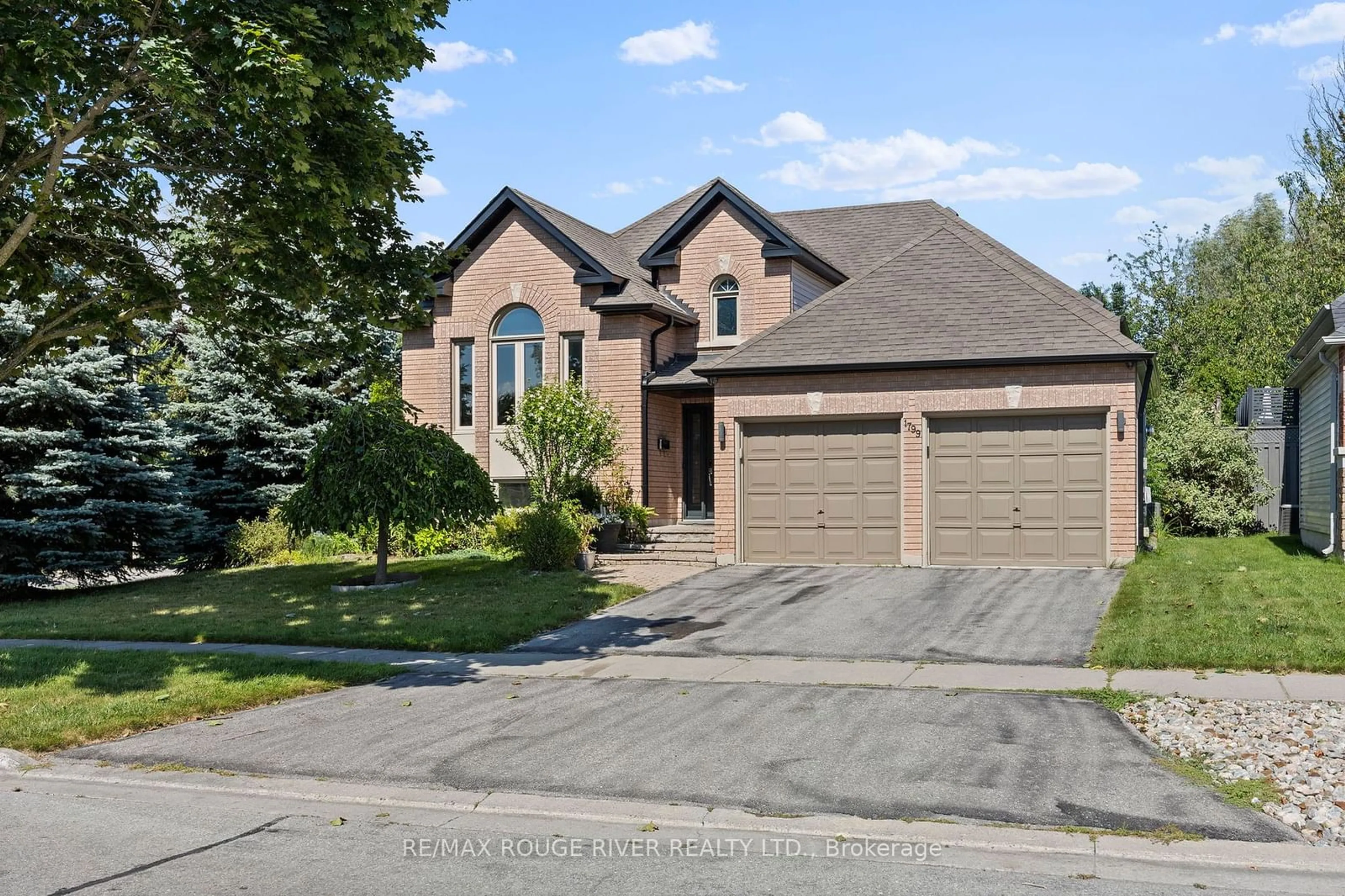 Frontside or backside of a home for 1799 Edenwood Dr, Oshawa Ontario L1G 7Y3