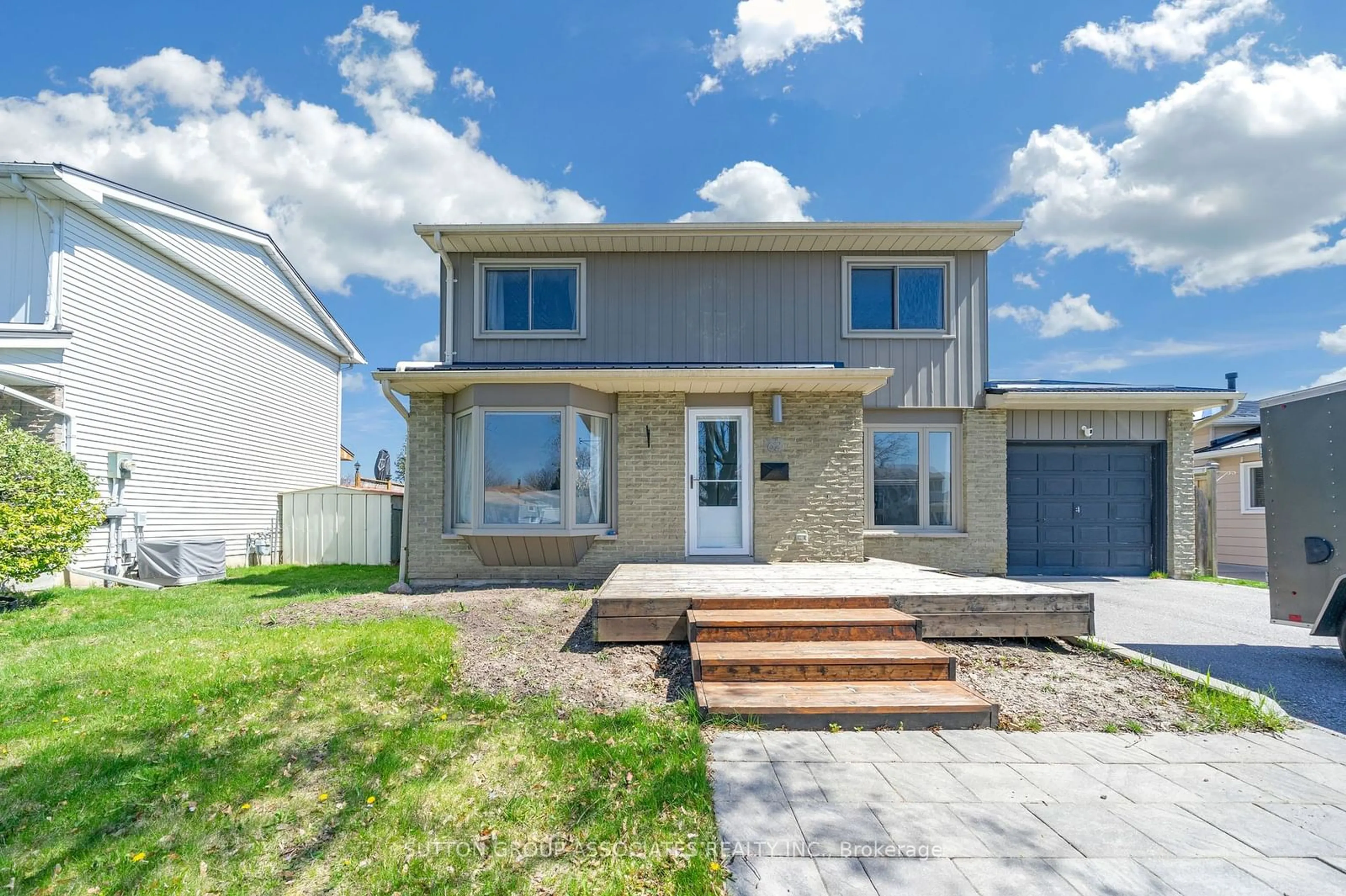 Frontside or backside of a home for 62 Swanston Cres, Ajax Ontario L1S 3J6