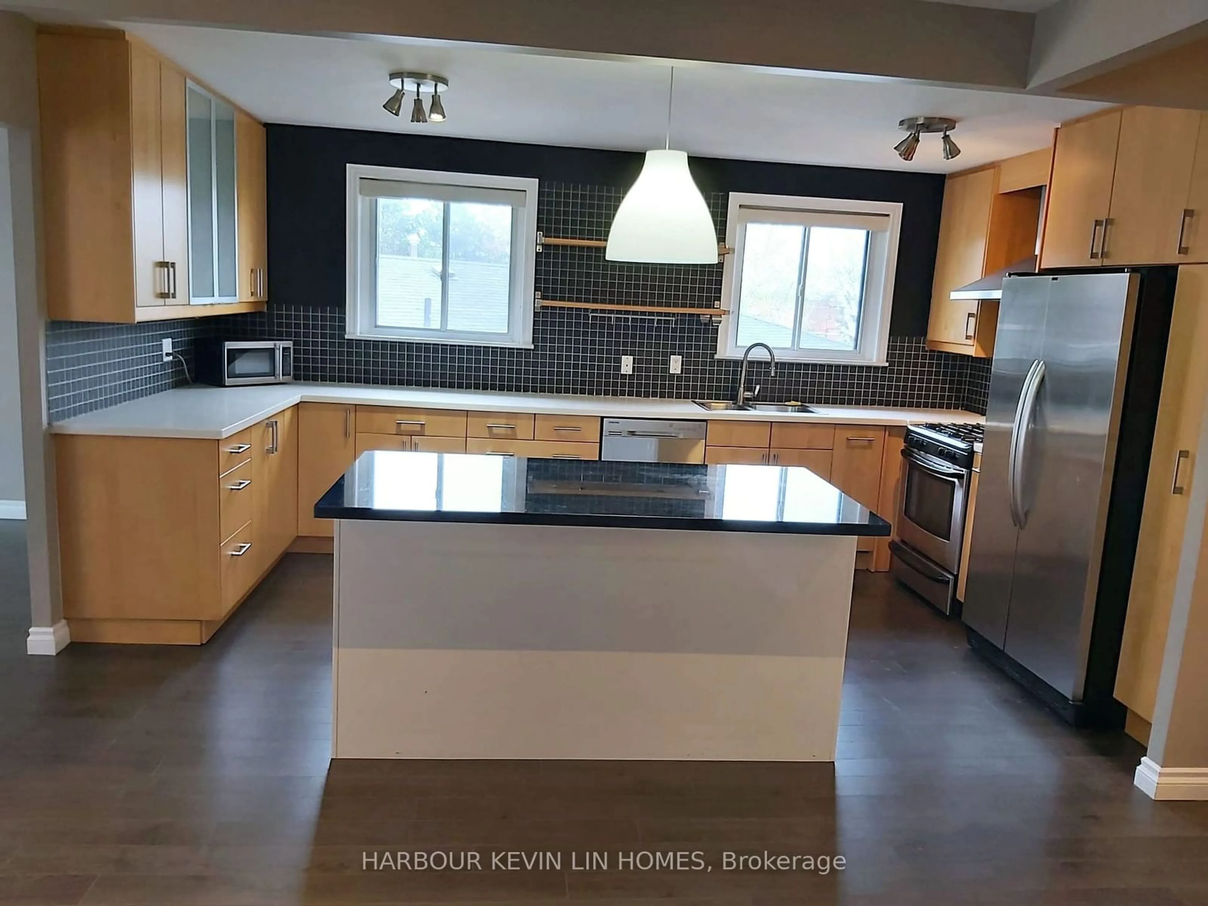 Contemporary kitchen for 24 Parkdene Crt, Toronto Ontario M1W 2J3