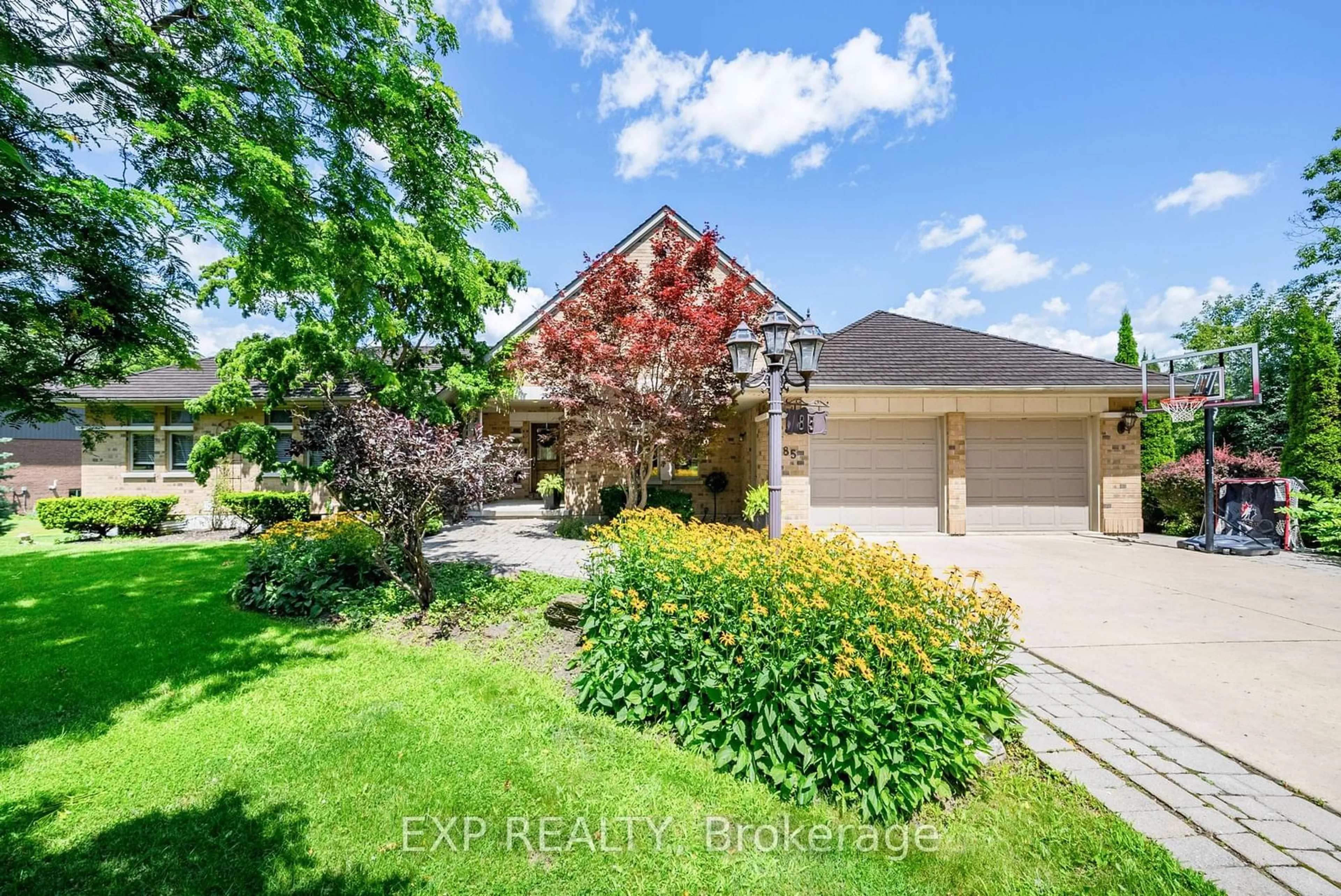 Frontside or backside of a home for 85 King Lane, Clarington Ontario L0B 1J0