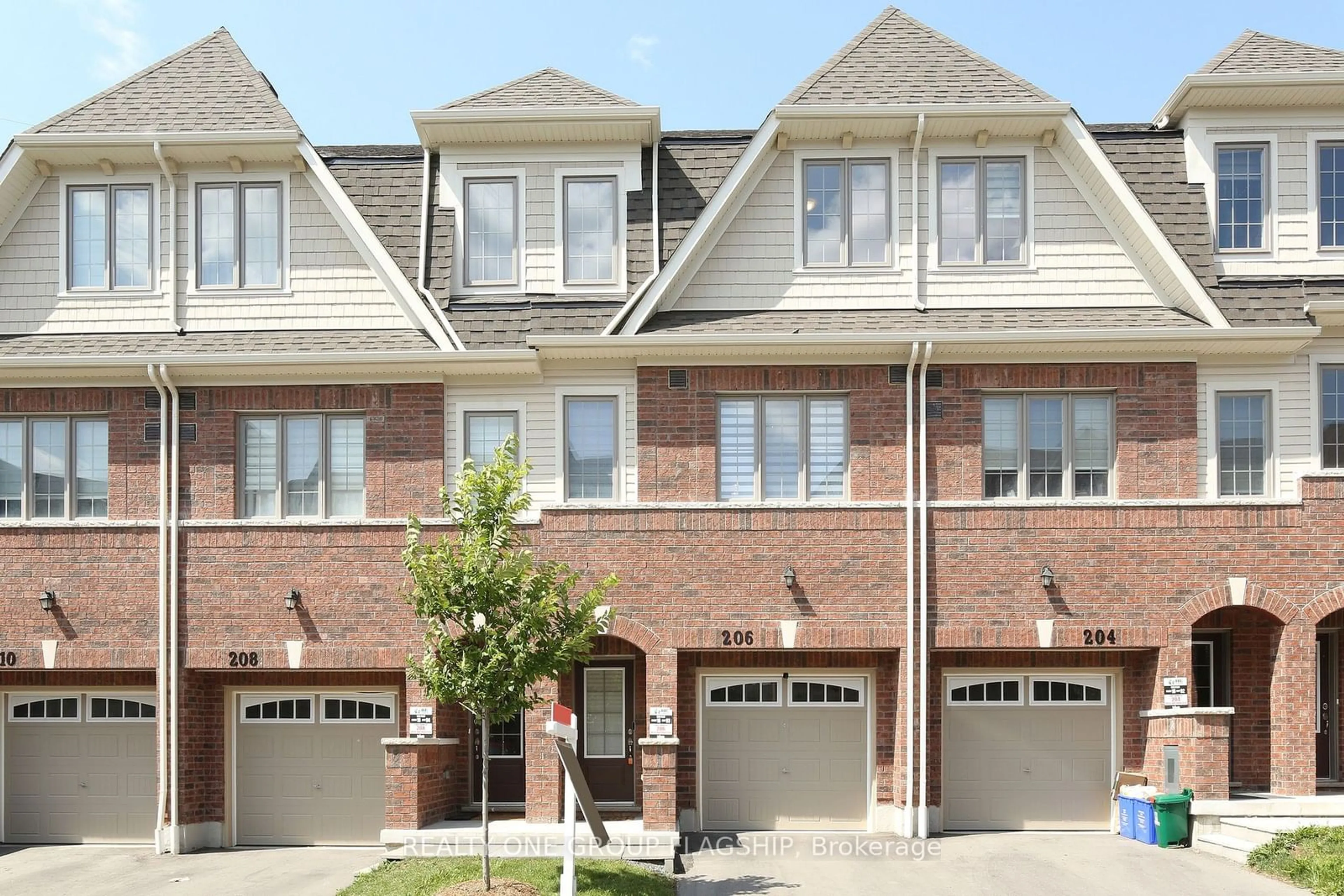 A pic from exterior of the house or condo for 206 Royal Northern Path, Oshawa Ontario L1L 0R6