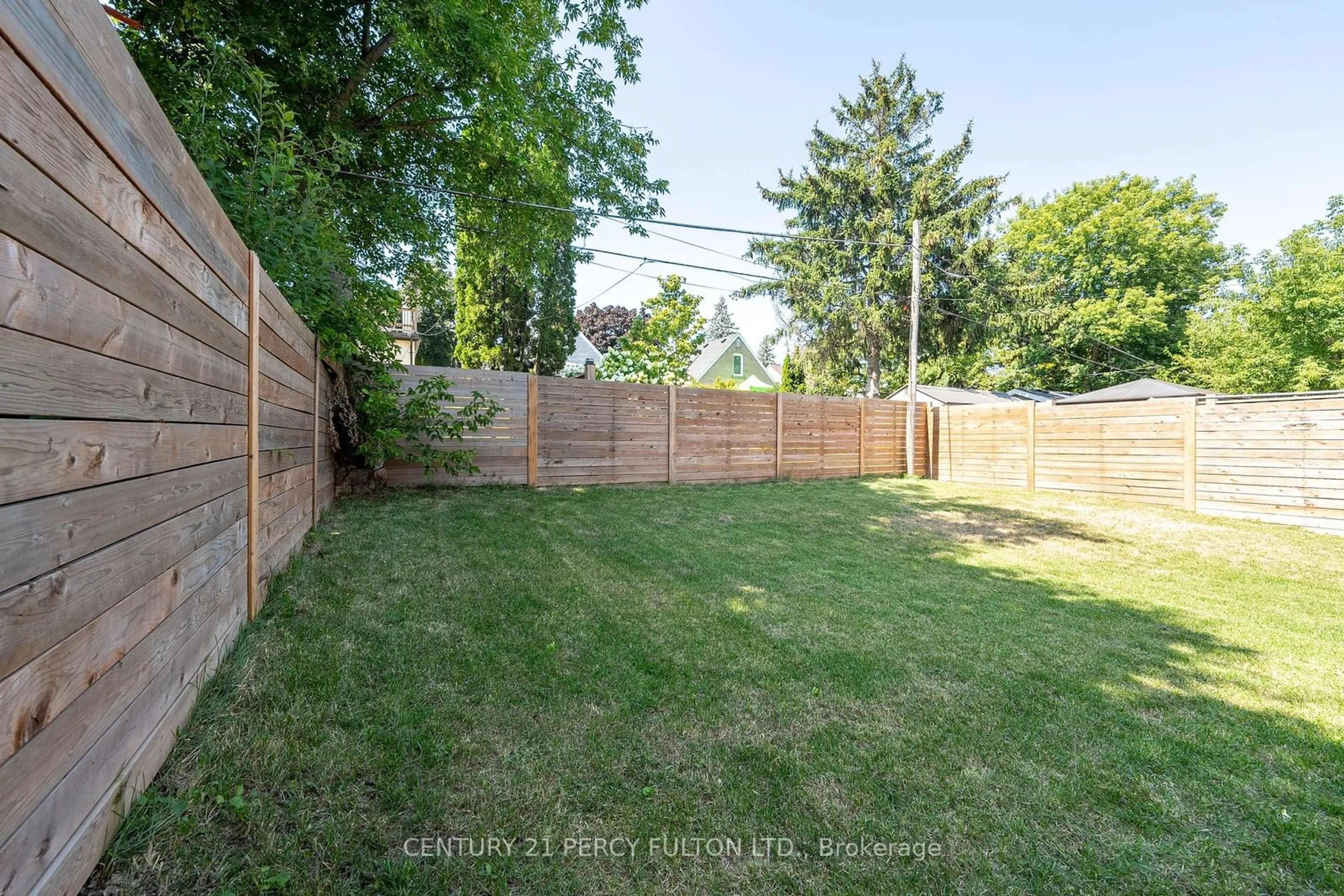 Fenced yard for 60 Boem Ave, Toronto Ontario M1R 3T5