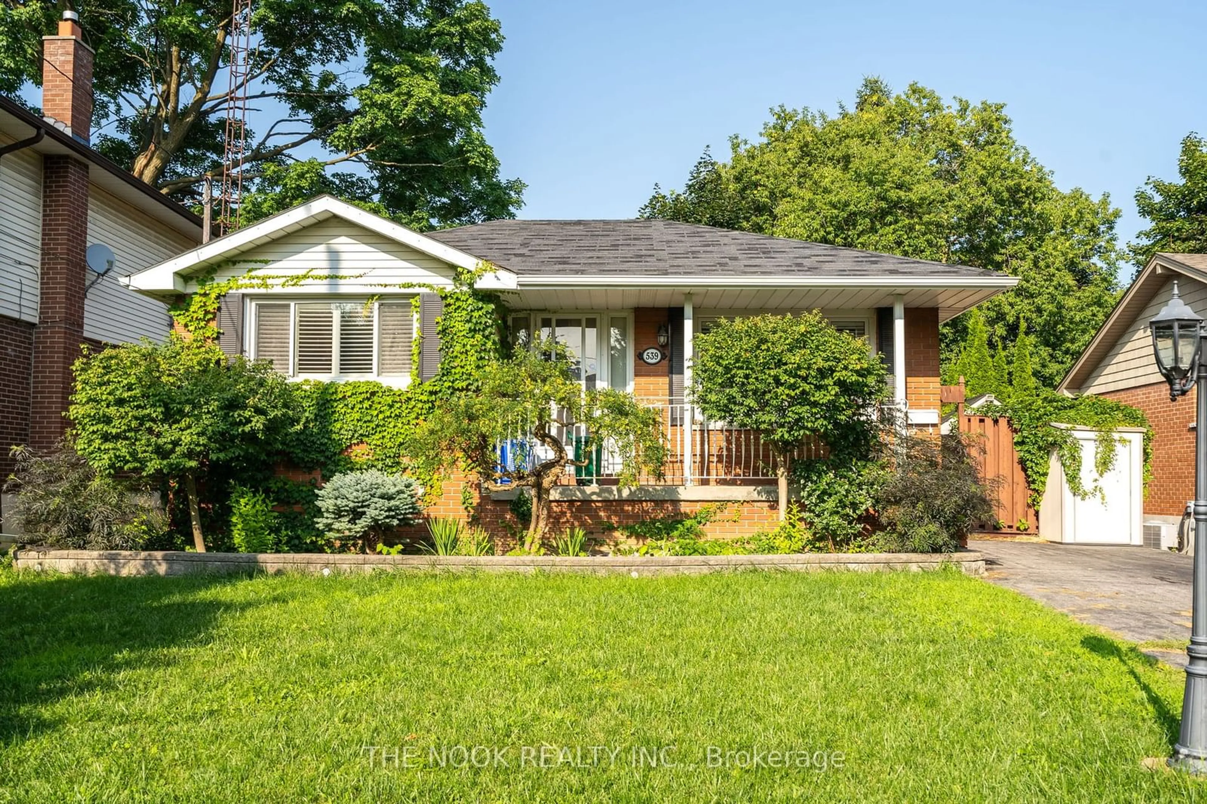 Frontside or backside of a home for 539 Brentwood Ave, Oshawa Ontario L1G 2S9