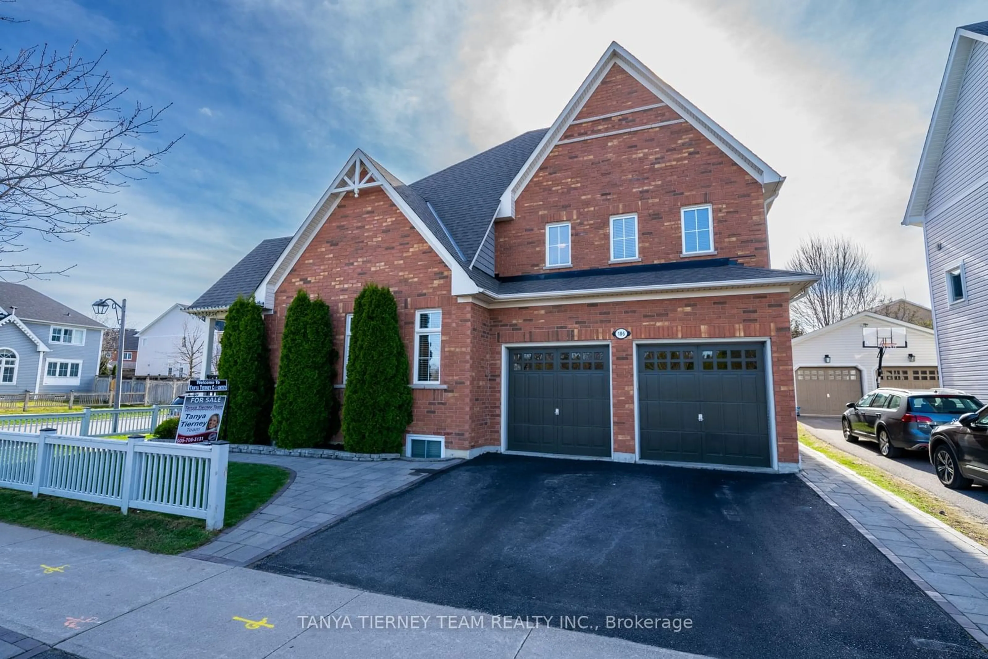 Home with brick exterior material for 106 Montgomery Ave, Whitby Ontario L1M 2N5