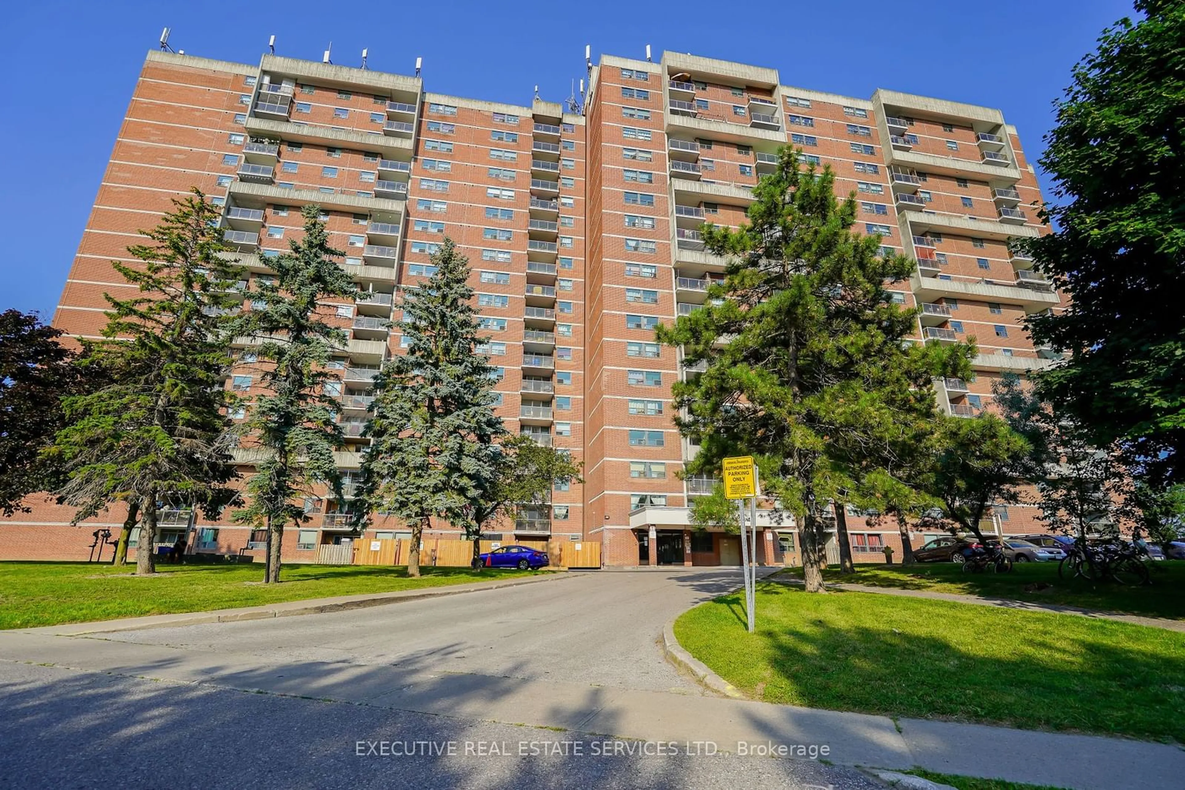 A pic from exterior of the house or condo for 100 Wingarden Crt #605, Toronto Ontario M1B 2P4