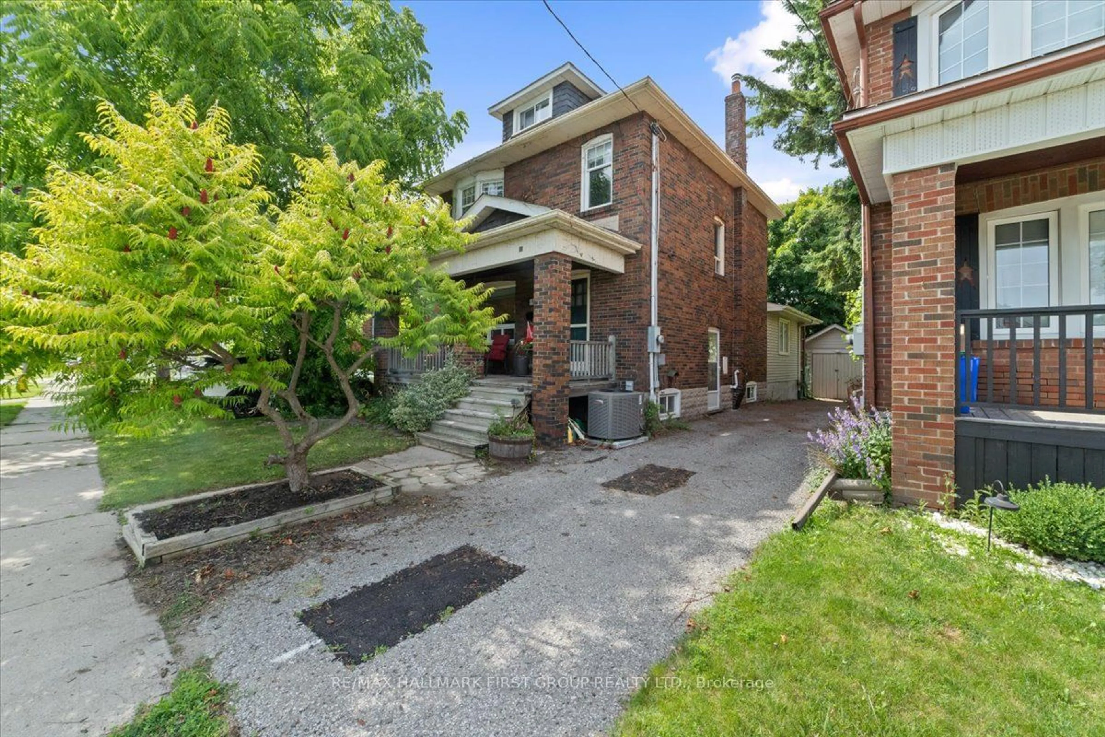 Home with brick exterior material for 54 Arlington Ave, Oshawa Ontario L1G 2N4