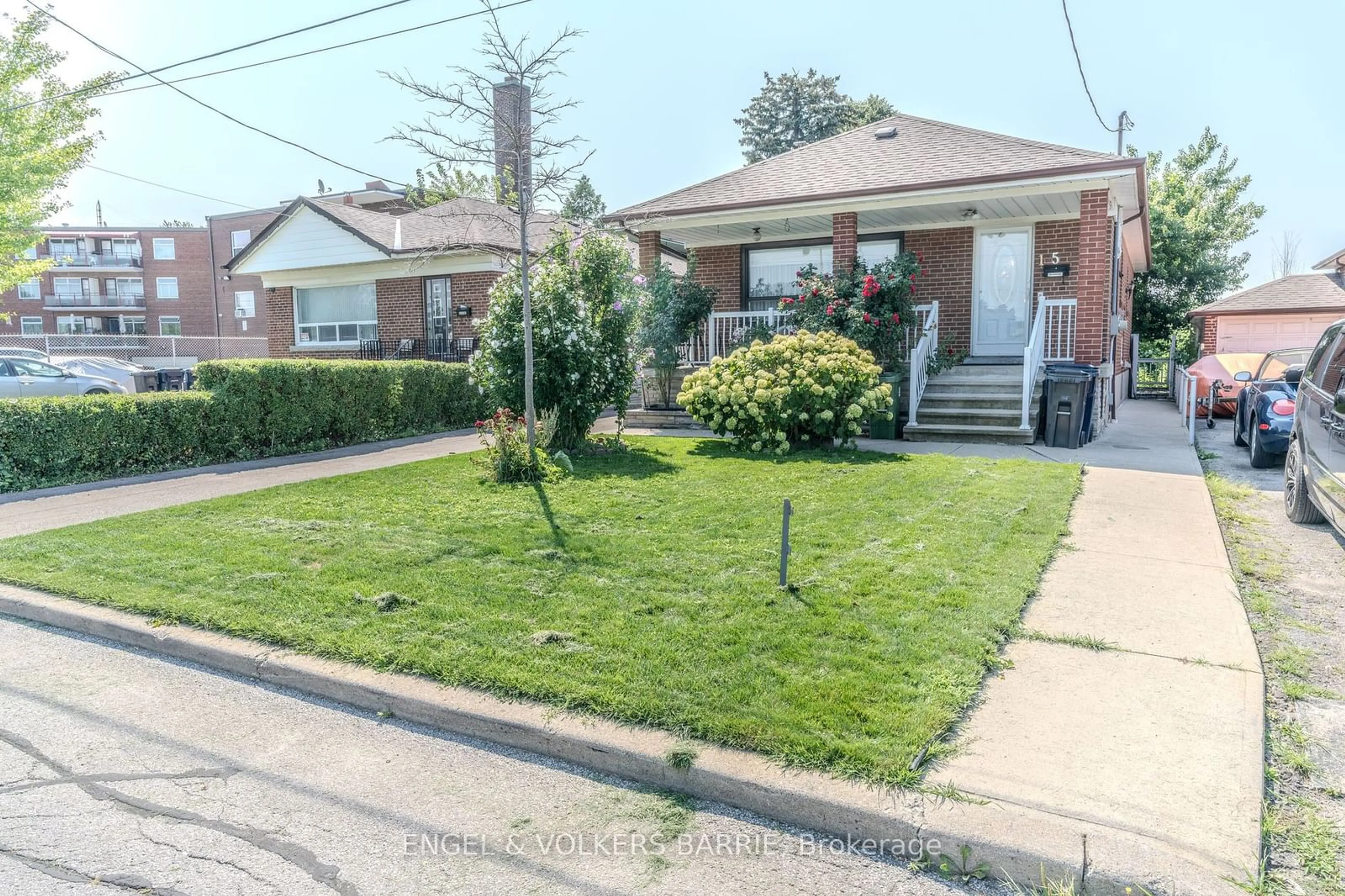 Frontside or backside of a home for 15 Sadler Dr, Toronto Ontario M1K 1J9