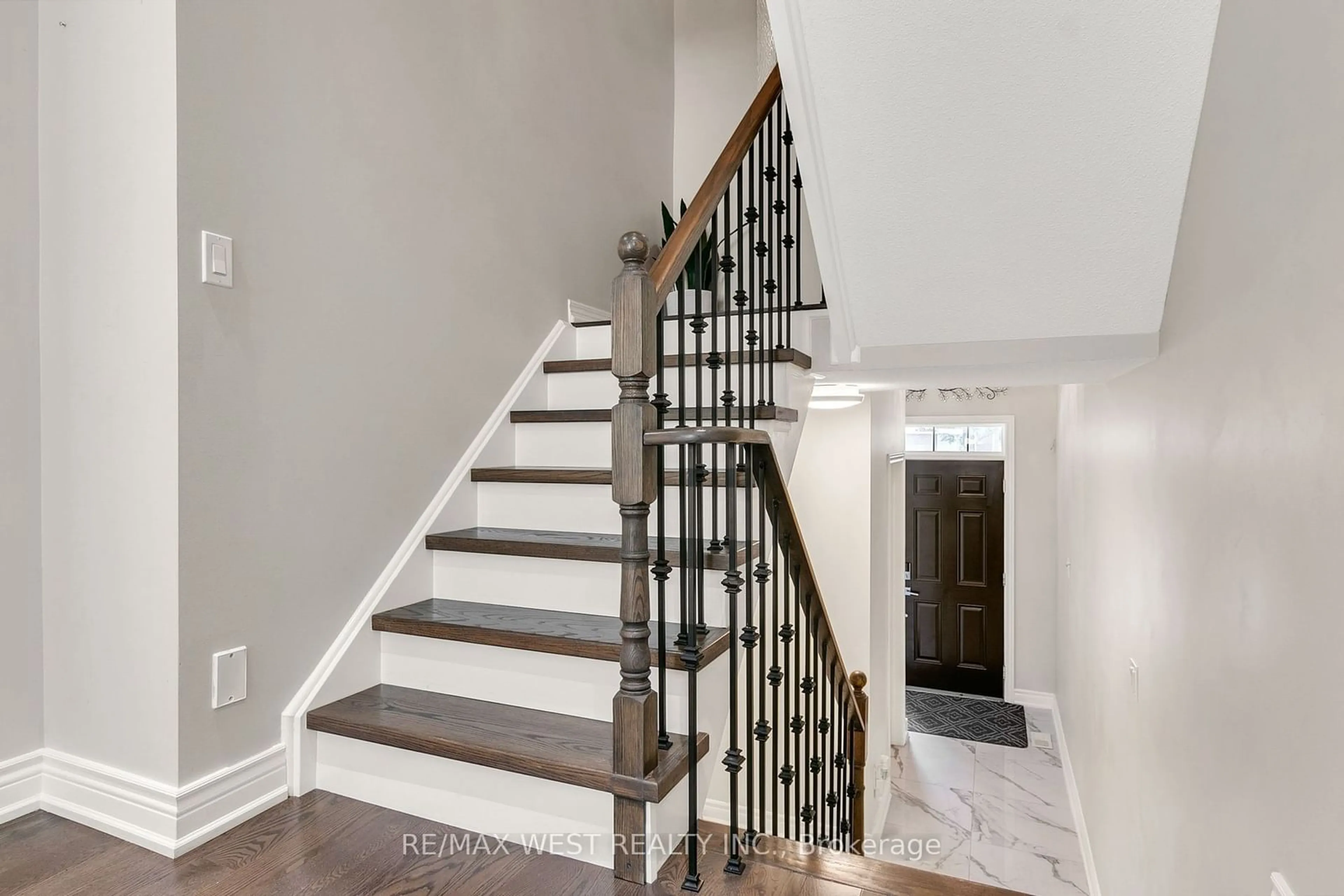Stairs for 139 Homestead Rd, Toronto Ontario M1E 3S1