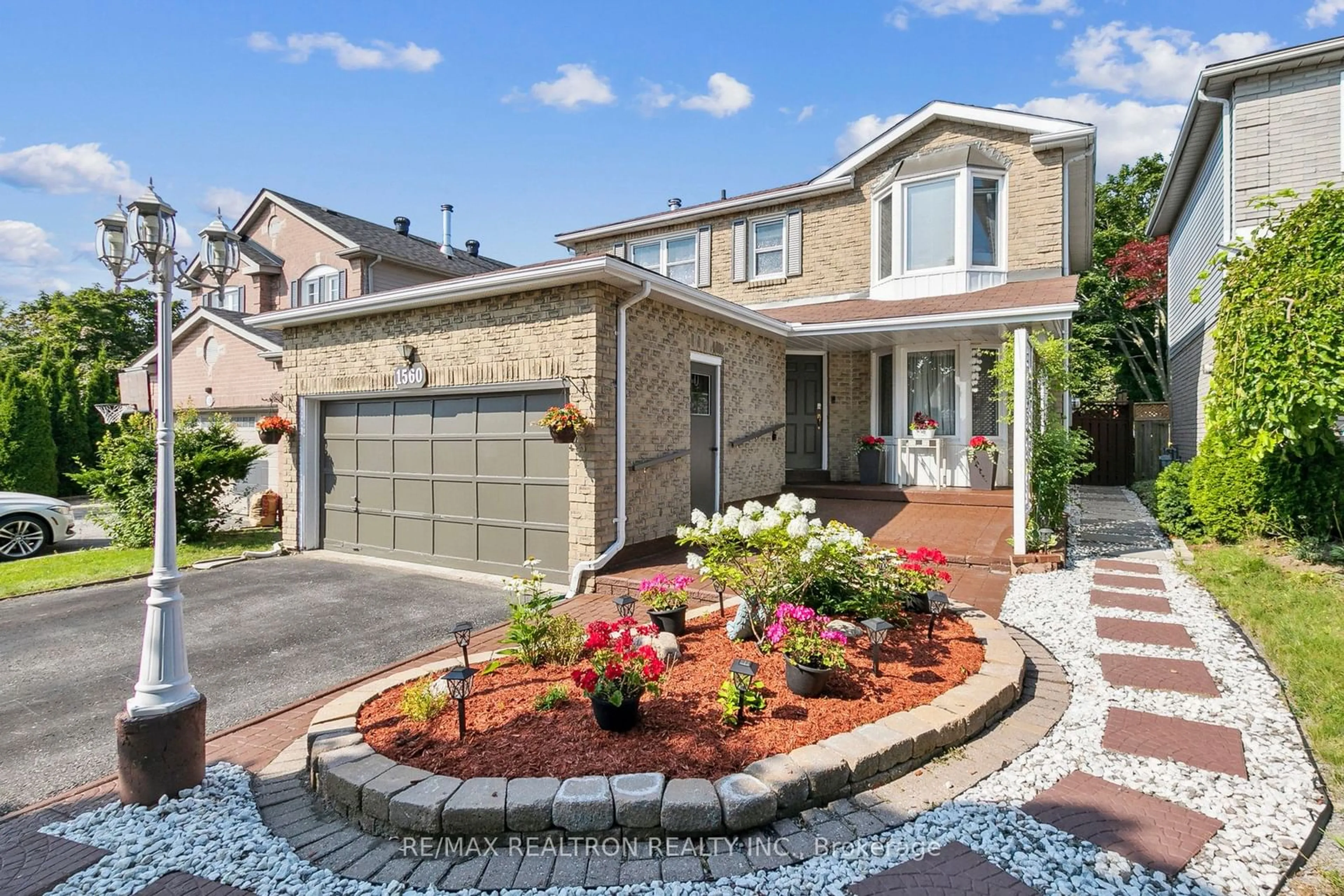 Home with brick exterior material for 1560 Rawlings Dr, Pickering Ontario L1V 5B1