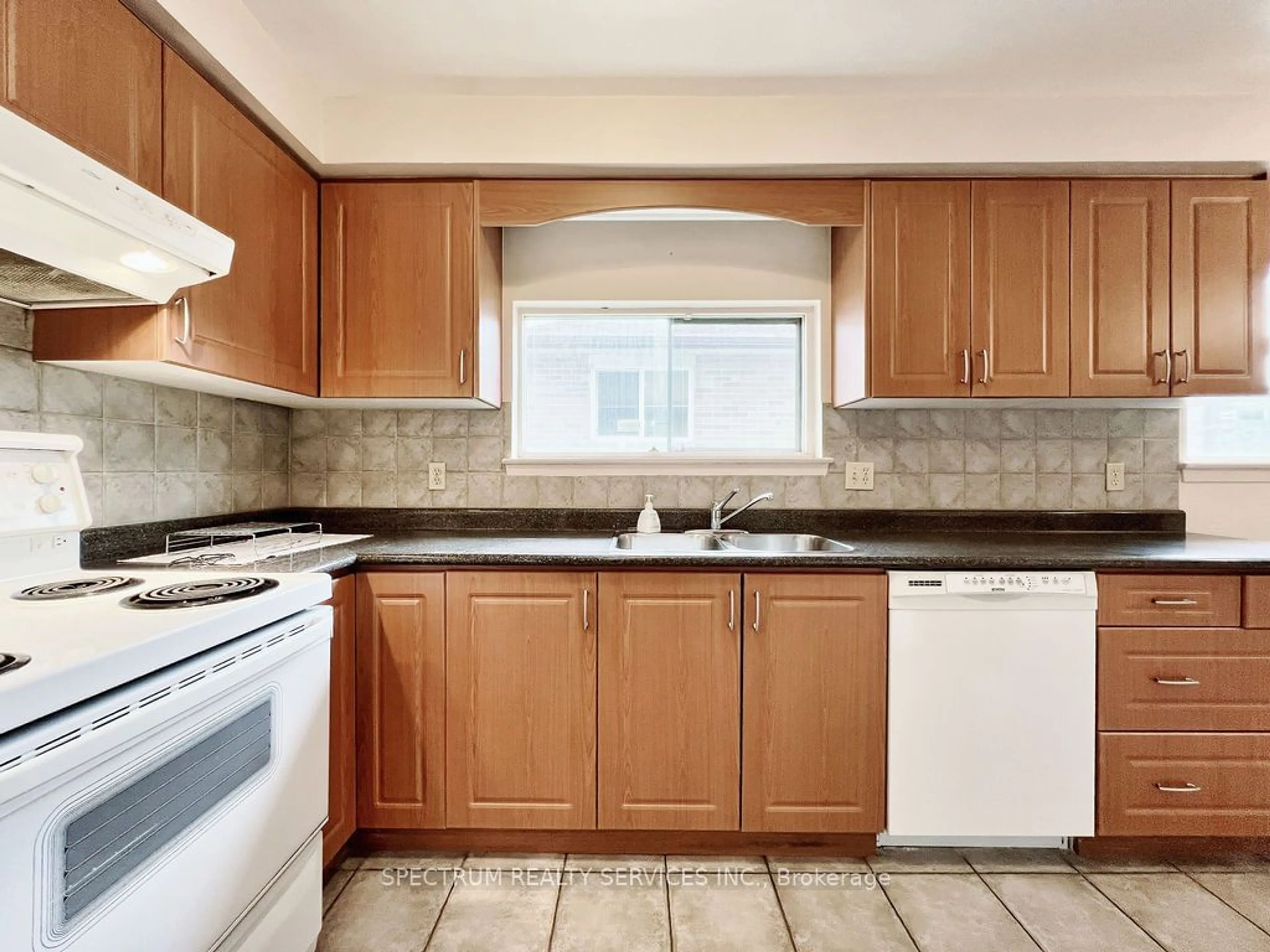 Standard kitchen for 56 Glenstroke Dr, Toronto Ontario M1S 2Z9