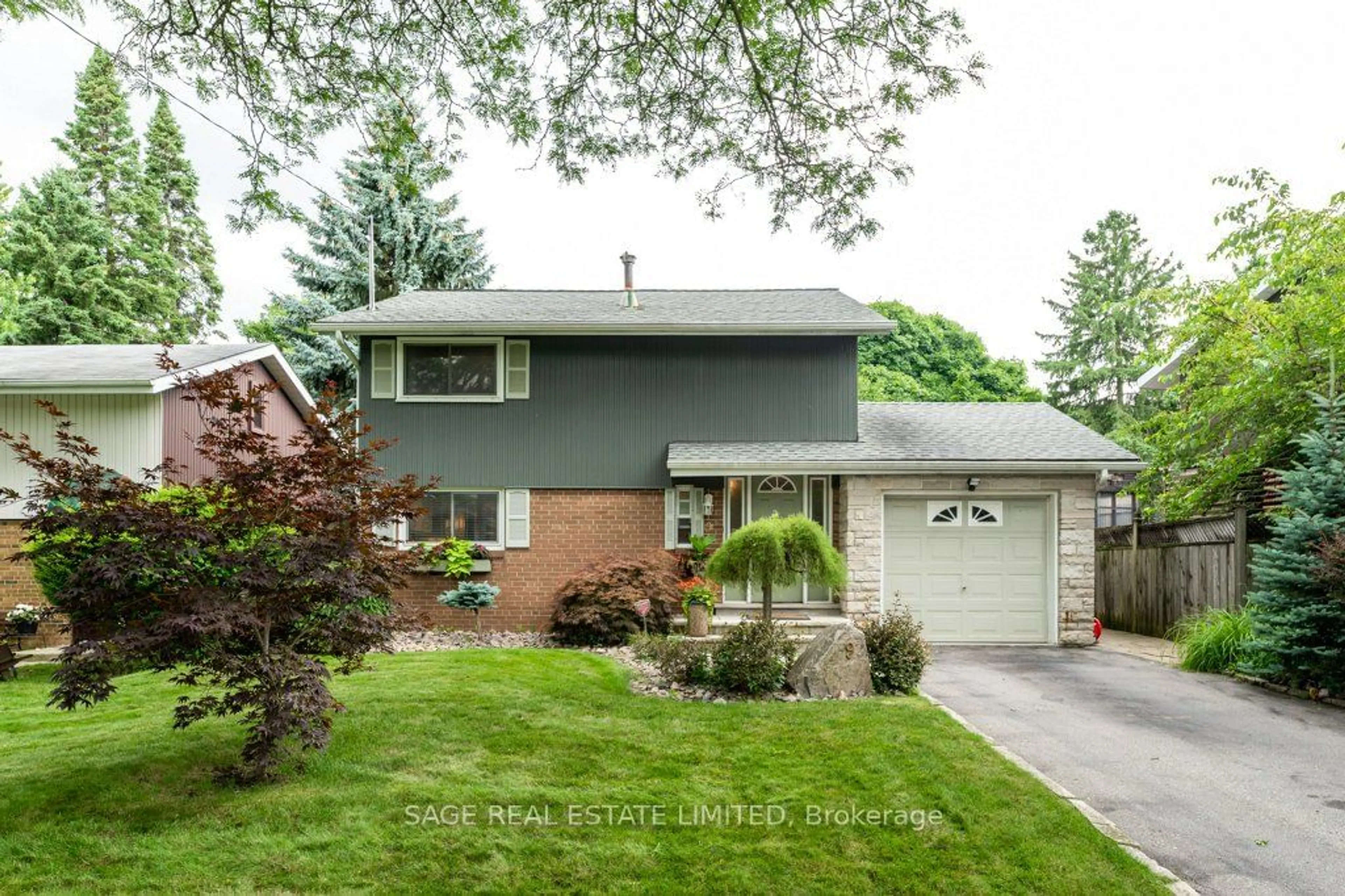 Frontside or backside of a home for 9 Abbottswood Rd, Toronto Ontario M1P 3N9