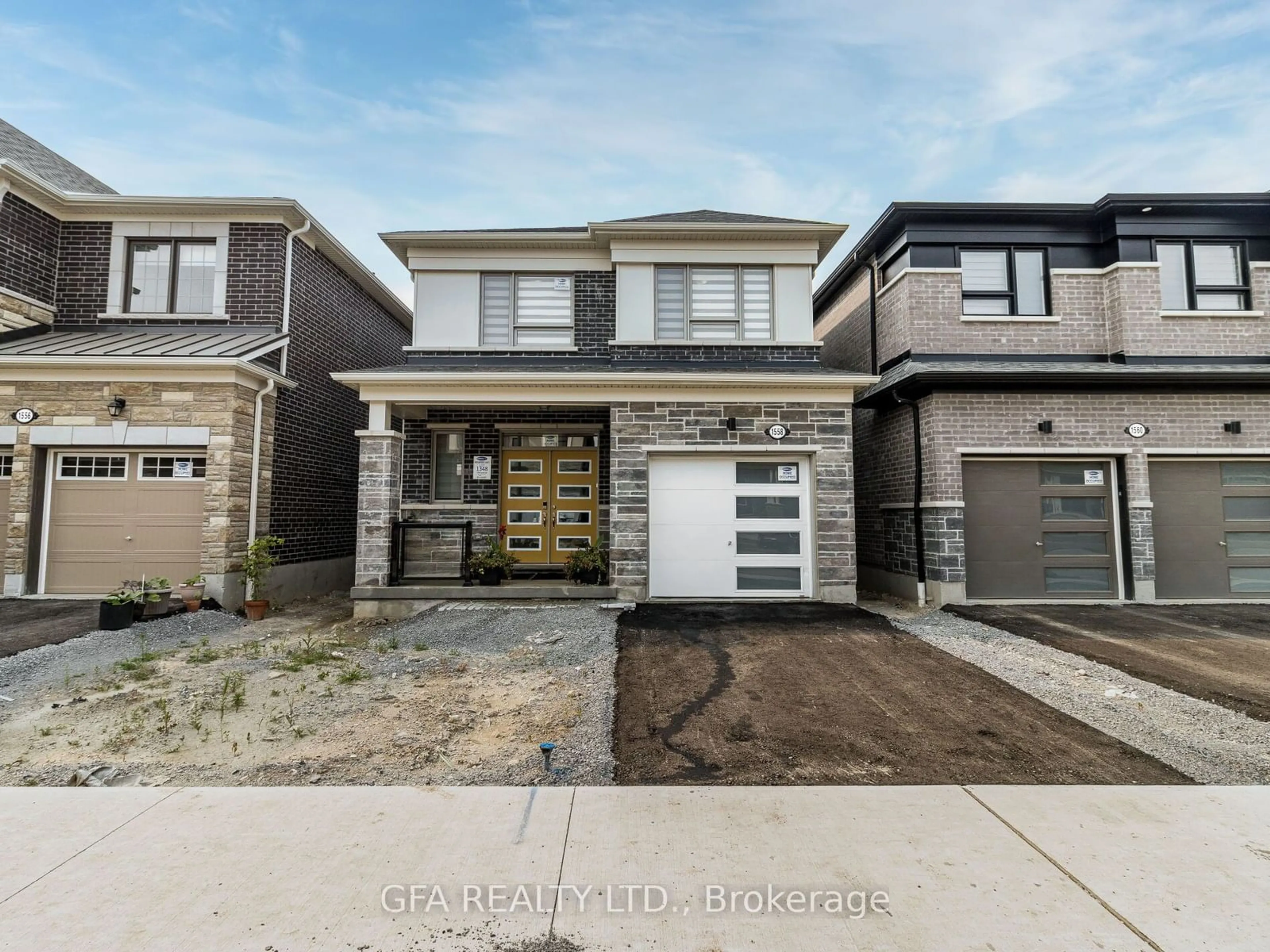 Frontside or backside of a home for 1558 Scarlett Tr, Pickering Ontario L0H 1J0