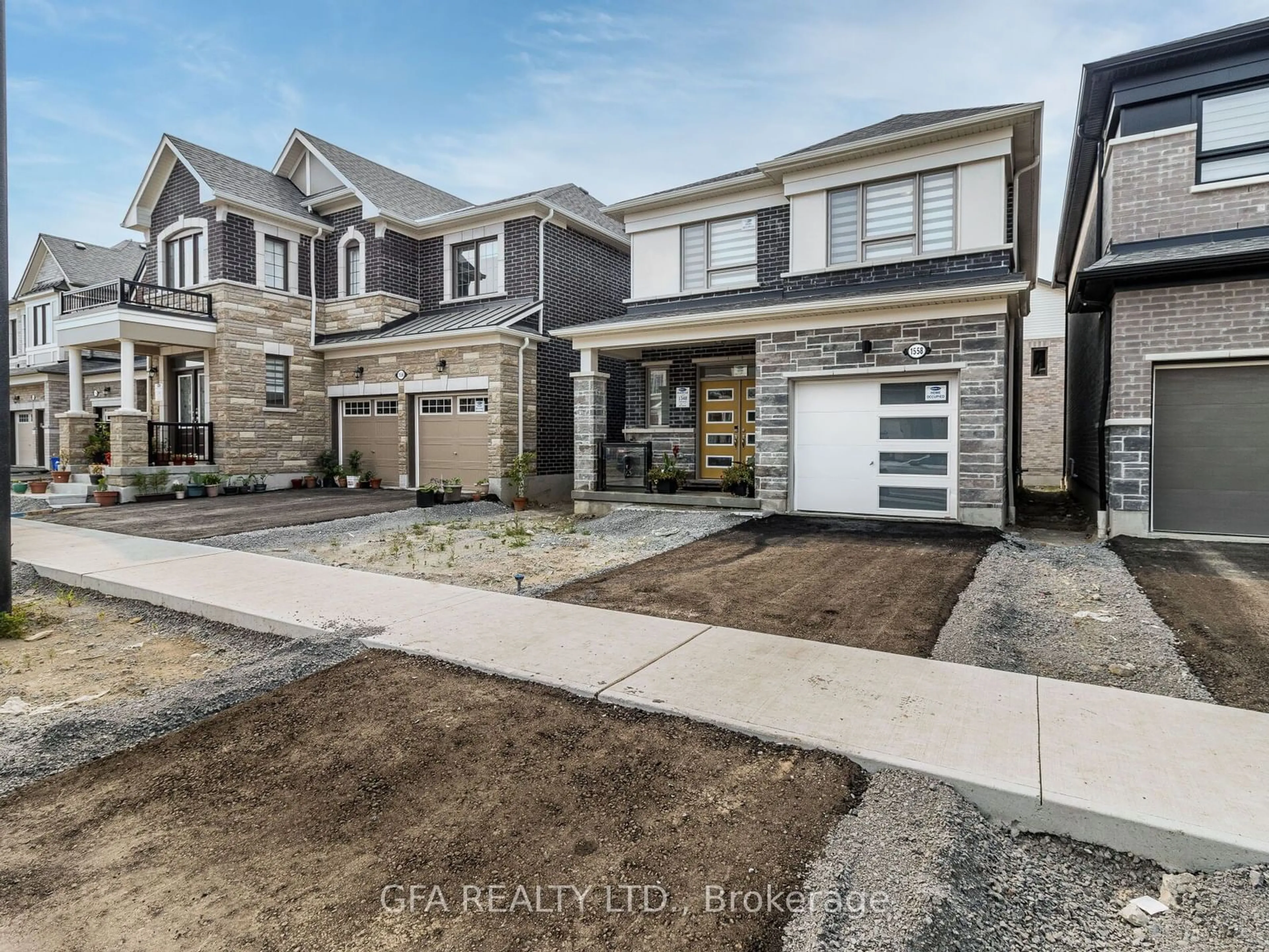 Frontside or backside of a home for 1558 Scarlett Tr, Pickering Ontario L0H 1J0