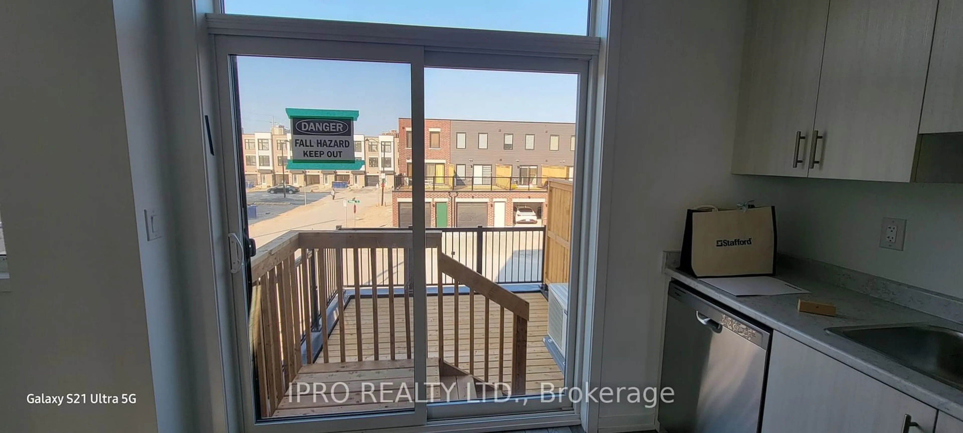 Balcony in the apartment for 191 Monarch Ave, Ajax Ontario L1S 7M3
