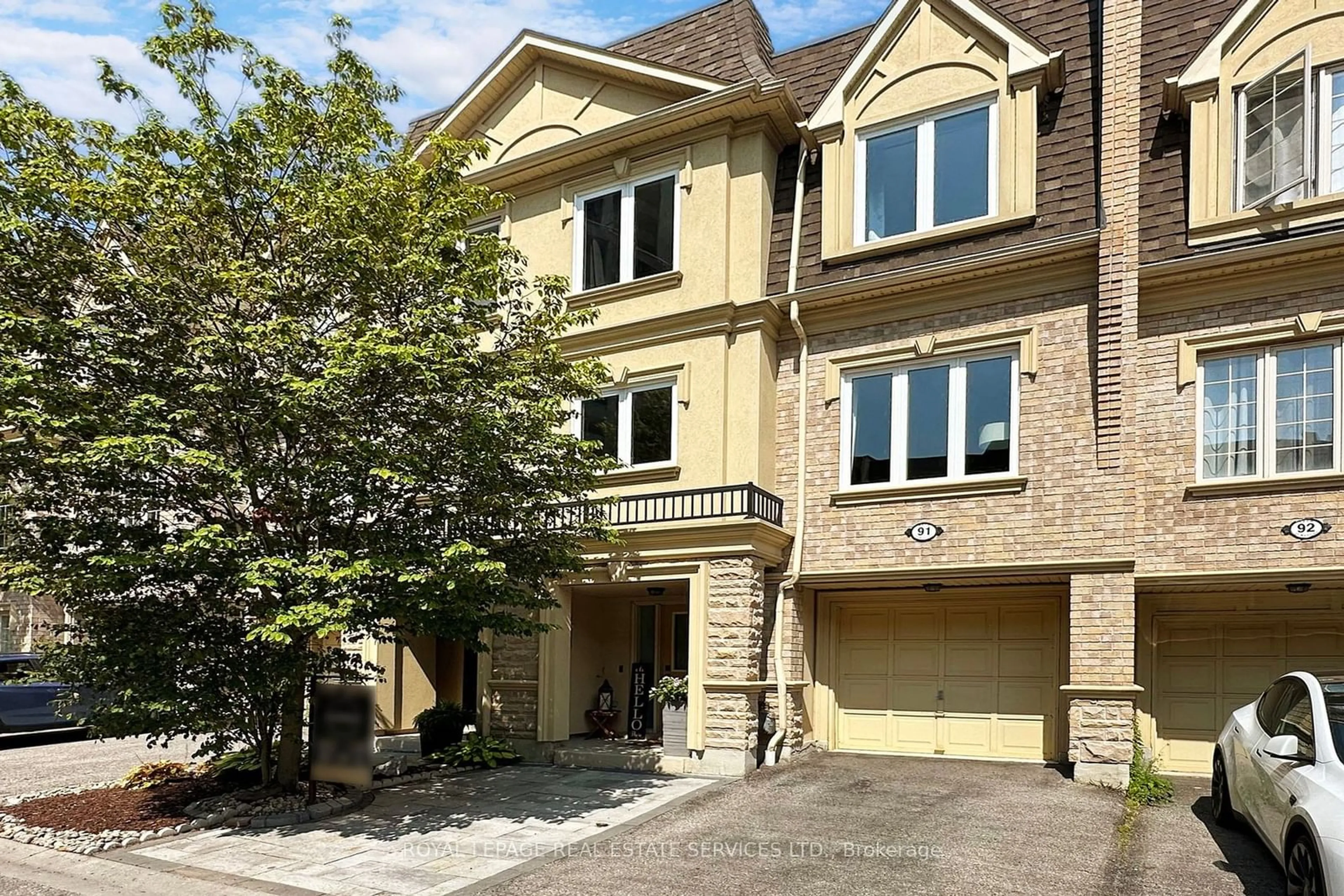 A pic from exterior of the house or condo for 1250 Saint Martins Dr #91, Pickering Ontario L1W 0A2