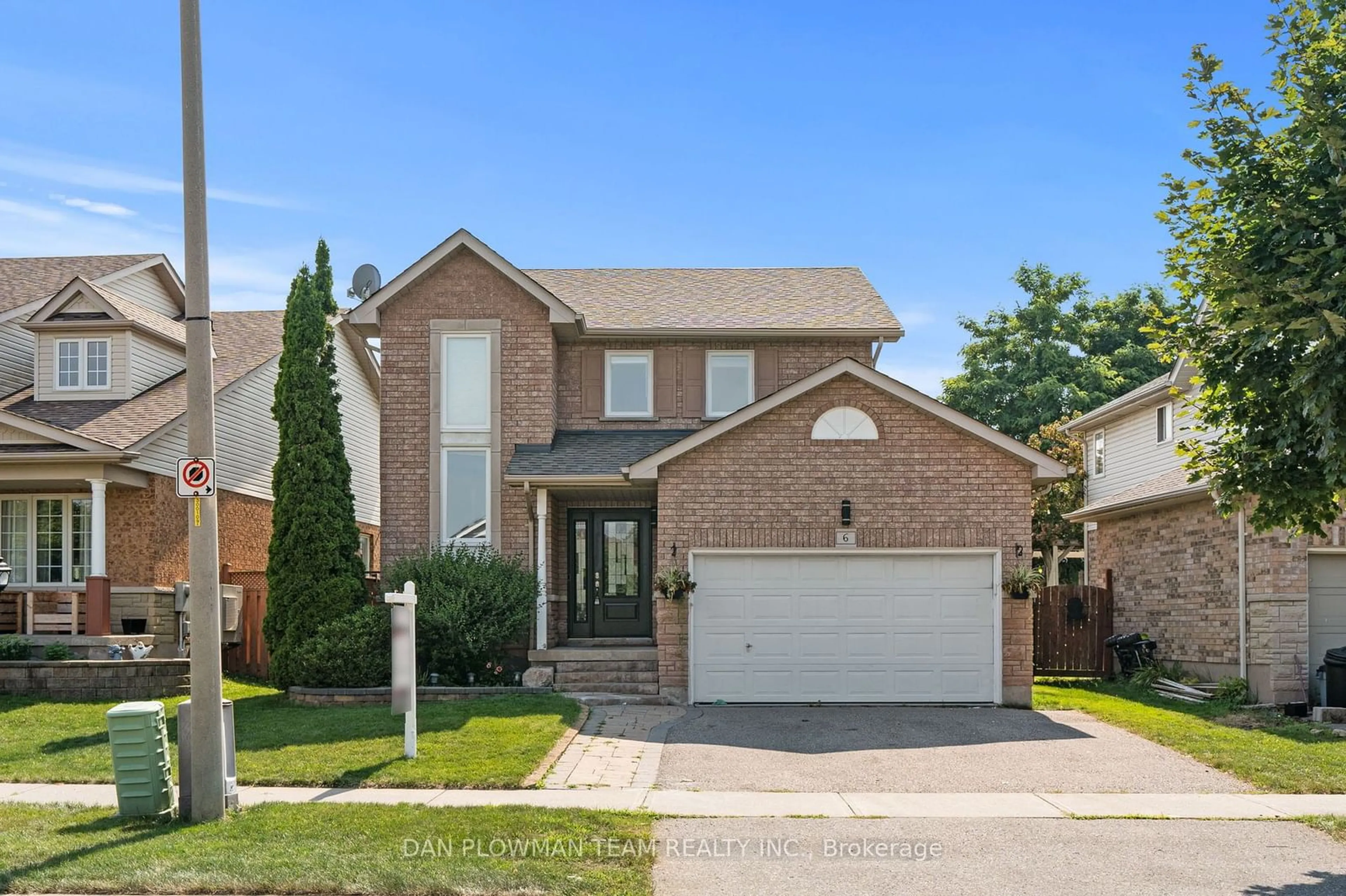Frontside or backside of a home for 6 Clayton Cres, Clarington Ontario L1C 4P2