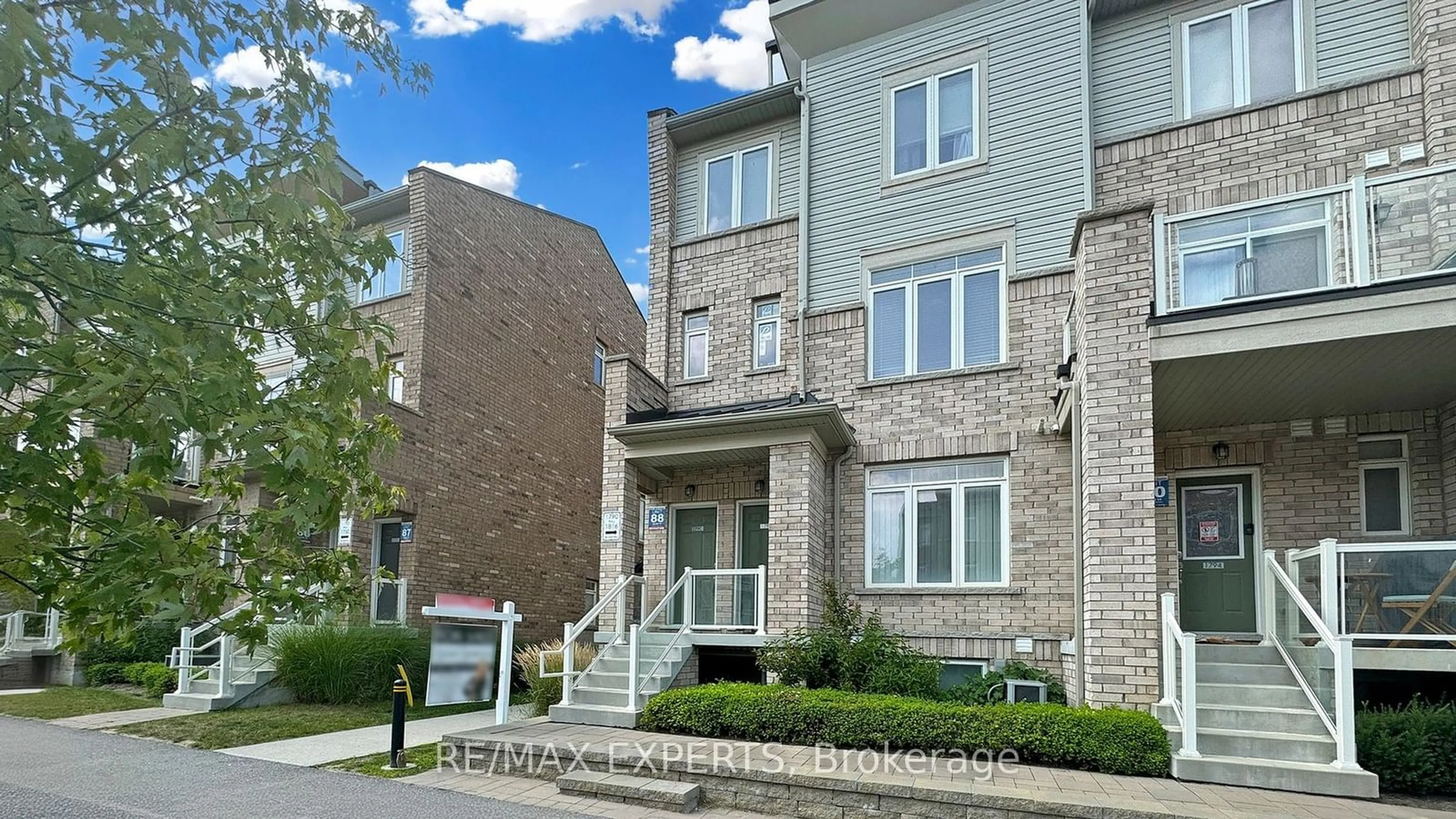 A pic from exterior of the house or condo for 1790 Rex Heath Dr, Pickering Ontario L1X 0E4