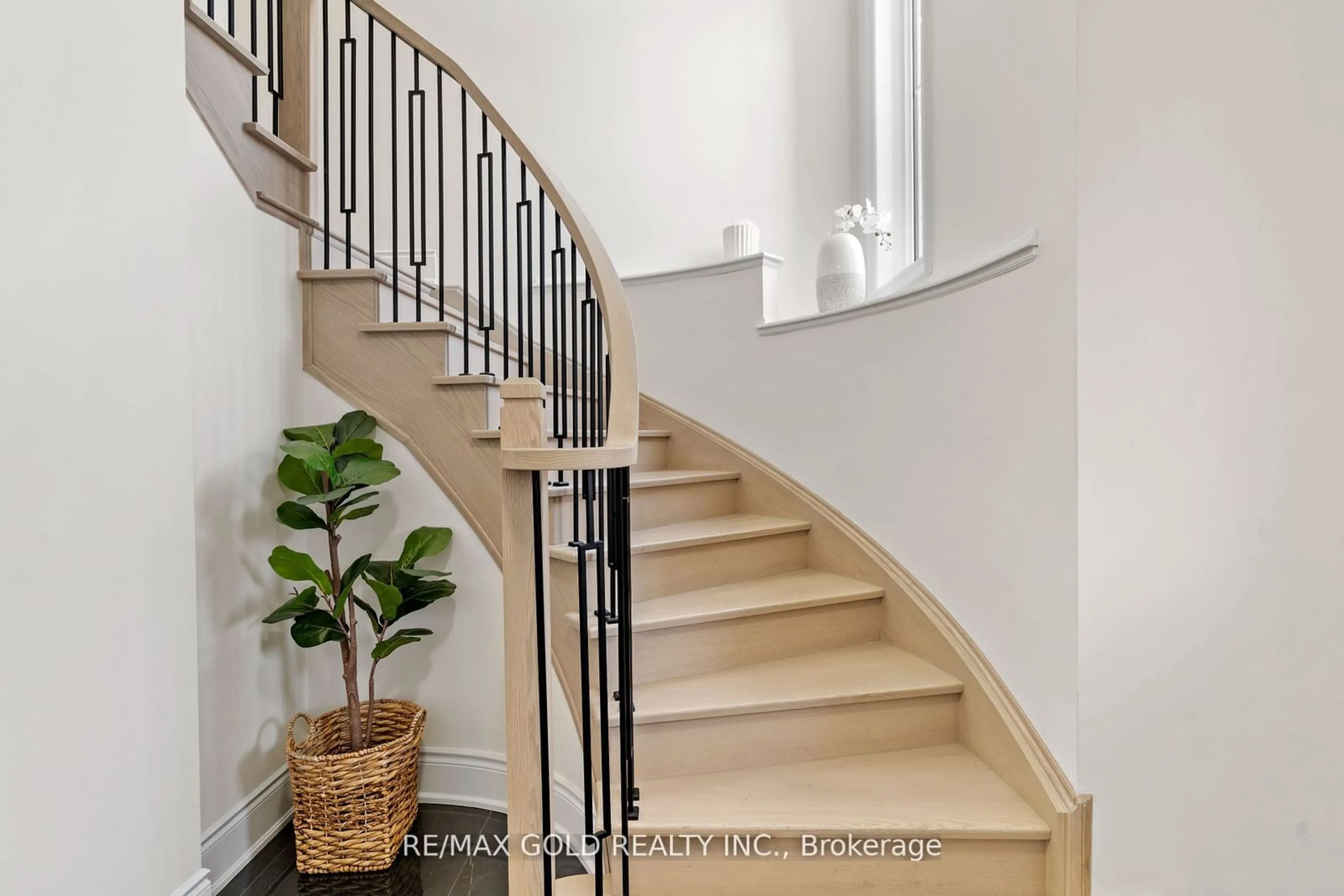 Stairs for 56 Olerud Dr, Whitby Ontario L1P 0J1