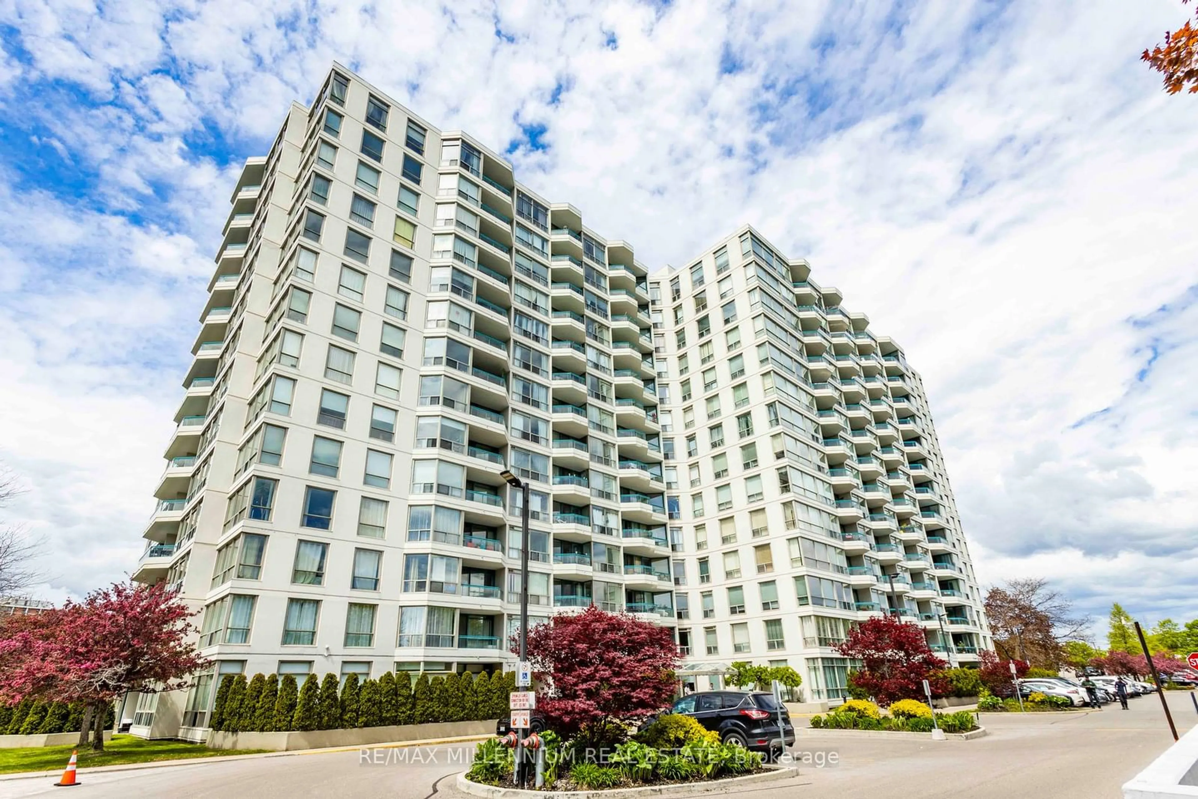 A pic from exterior of the house or condo for 4727 Sheppard Ave #1008, Toronto Ontario M1S 5B3