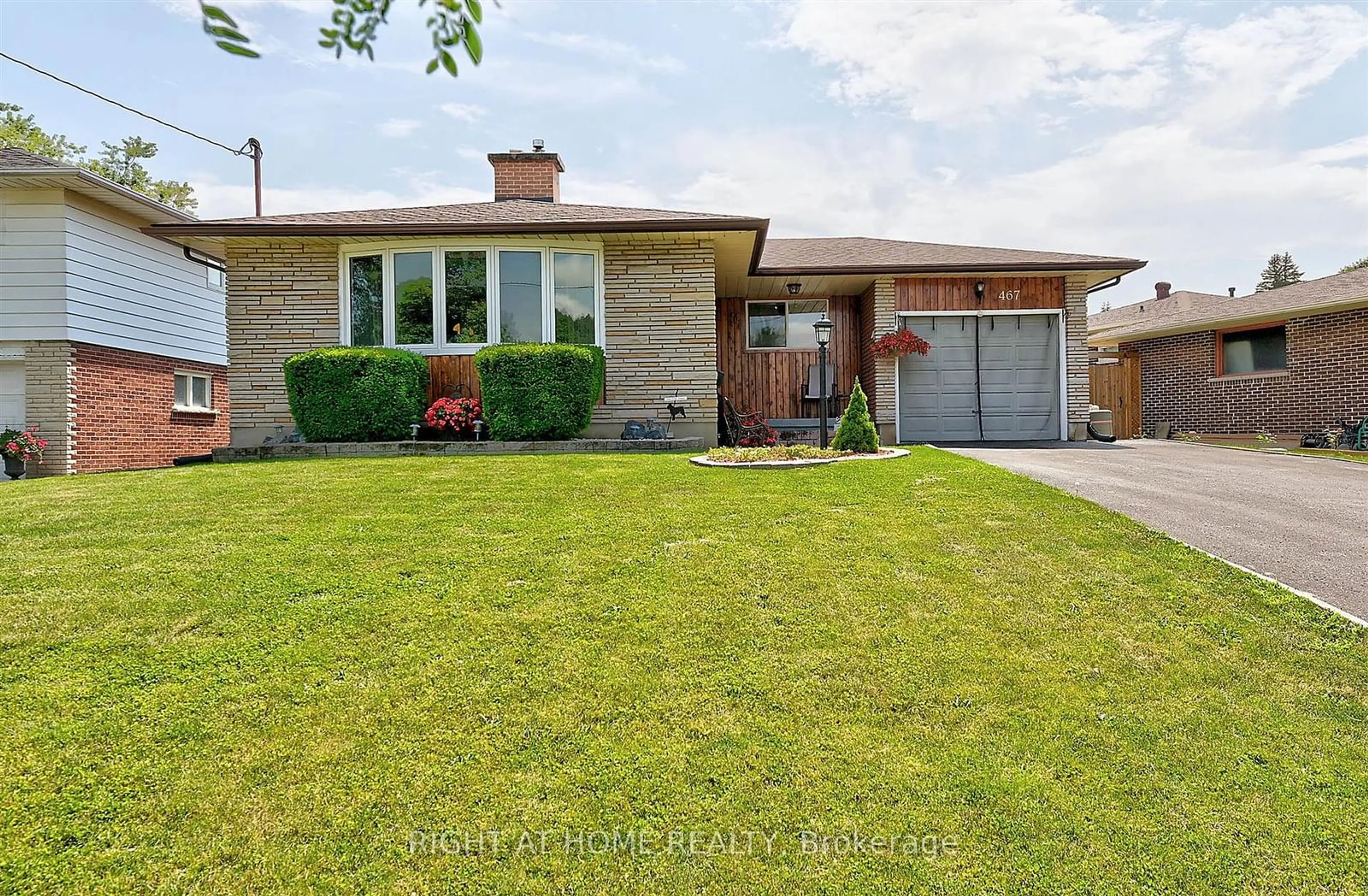 Frontside or backside of a home for 467 JULIANA Dr, Oshawa Ontario L1G 2E9