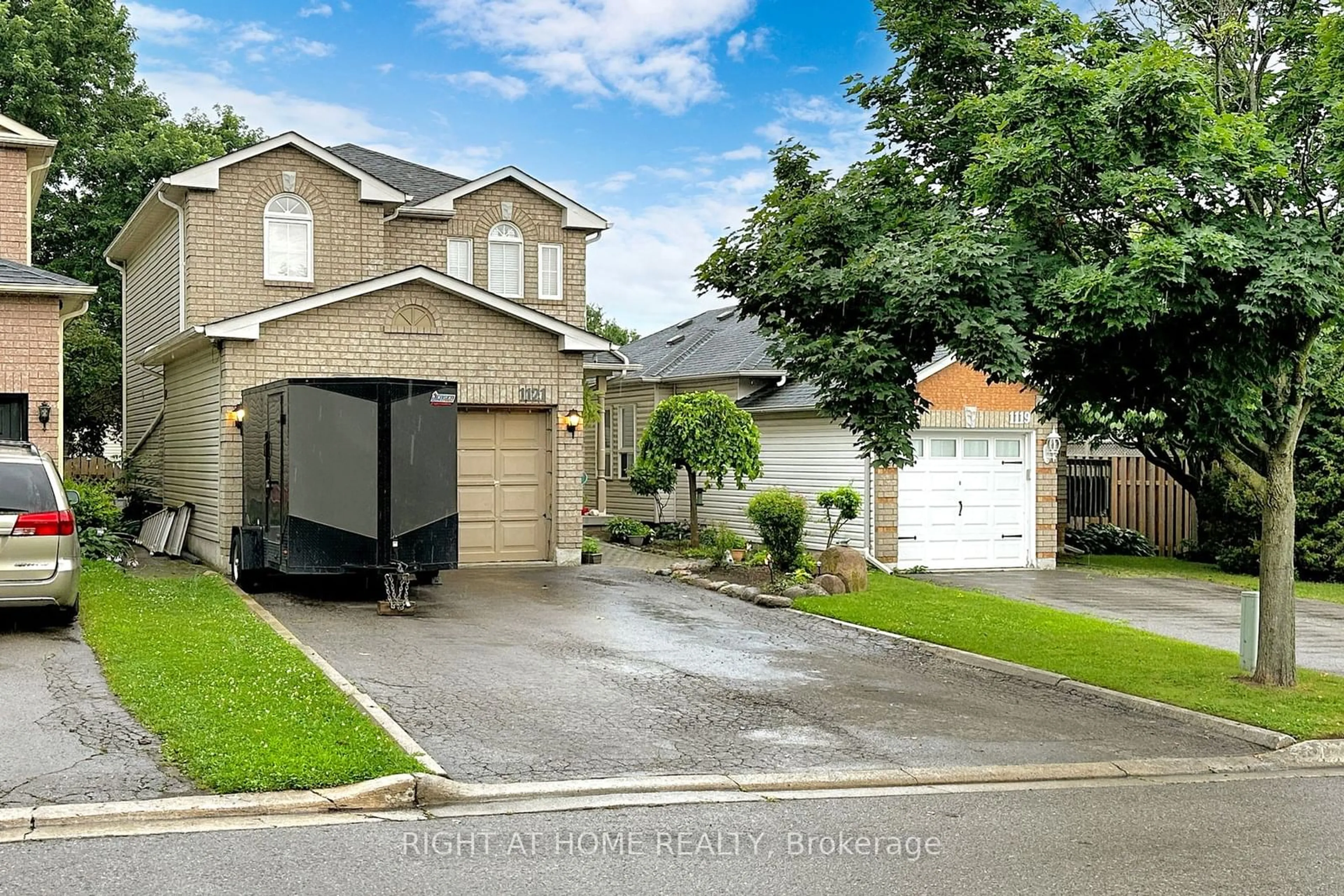 Frontside or backside of a home for 1121 Ridgemount Blvd, Oshawa Ontario L1K 2K9