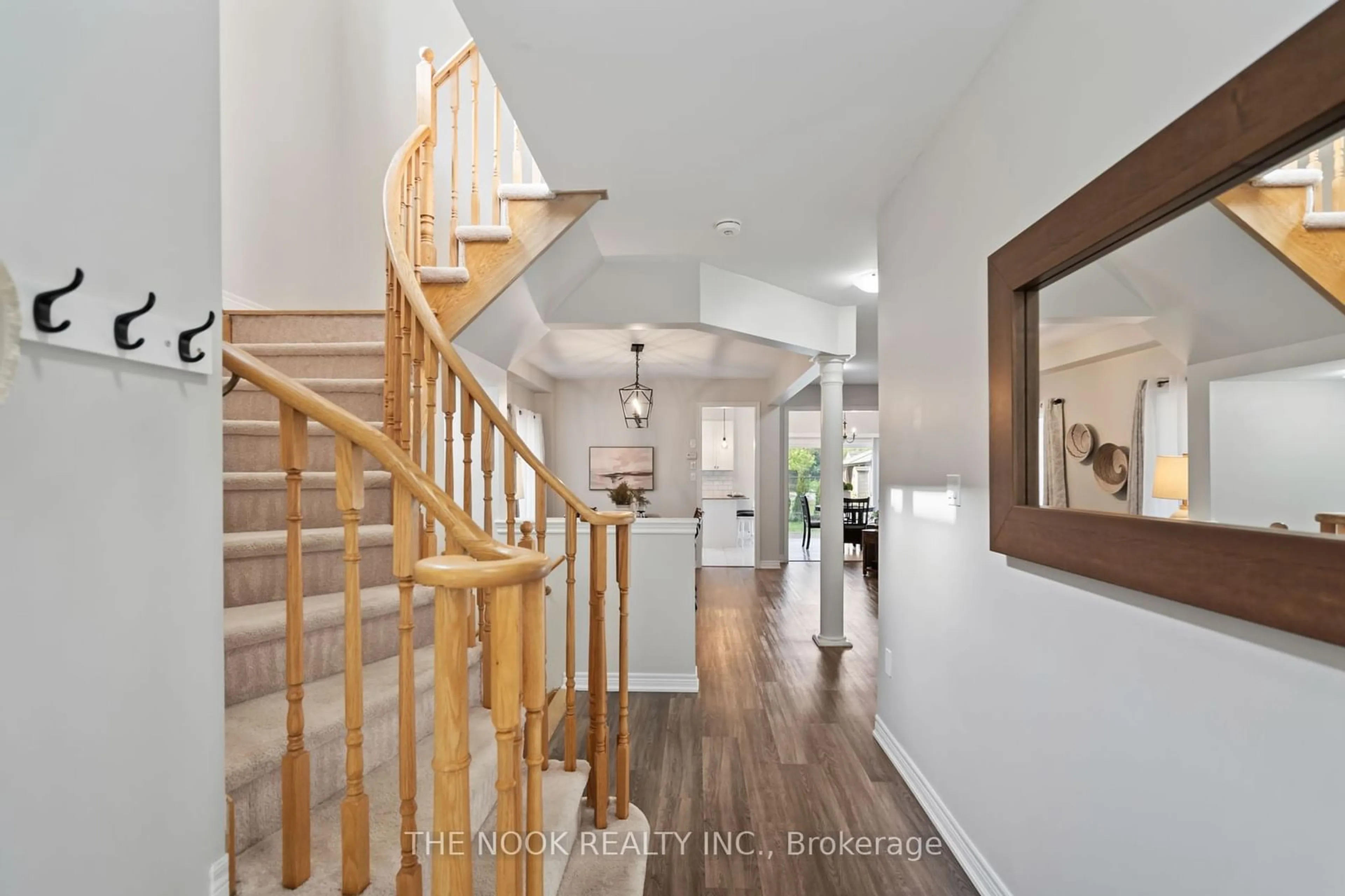 Indoor entryway for 10 Bruce Cameron Dr, Clarington Ontario L1C 3K2