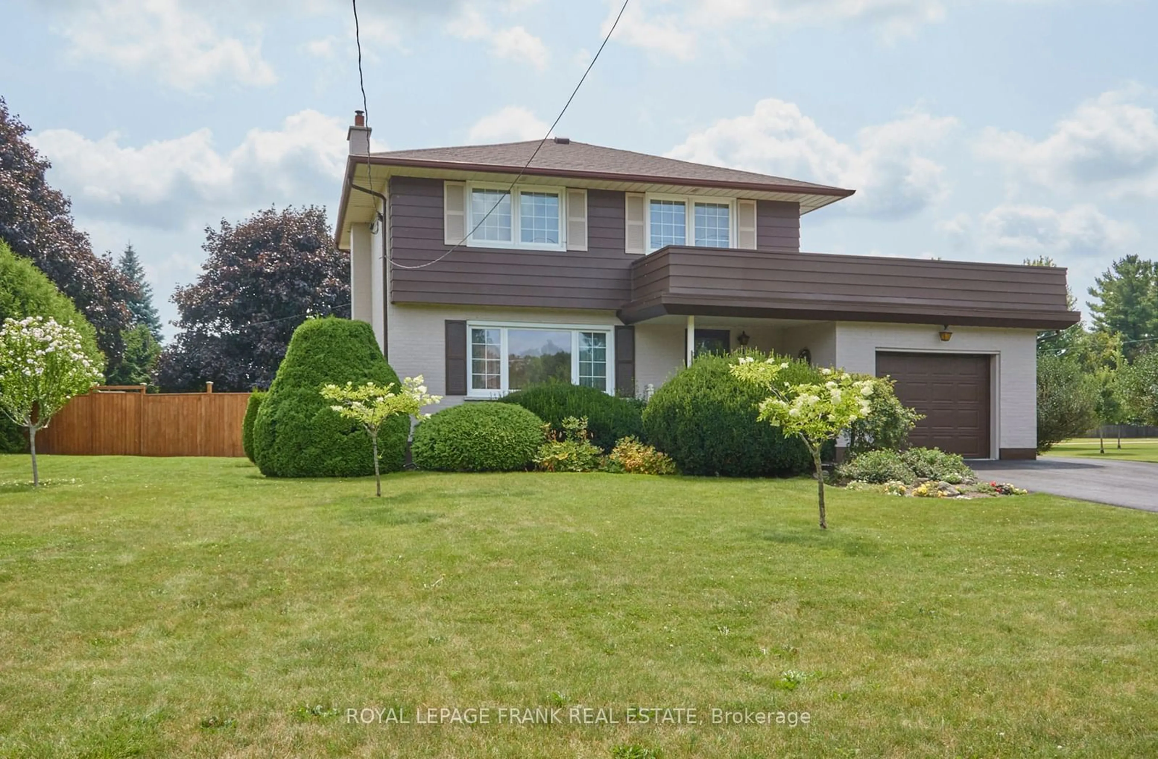 Frontside or backside of a home for 41 Dymond Dr, Whitby Ontario L1N 3N1