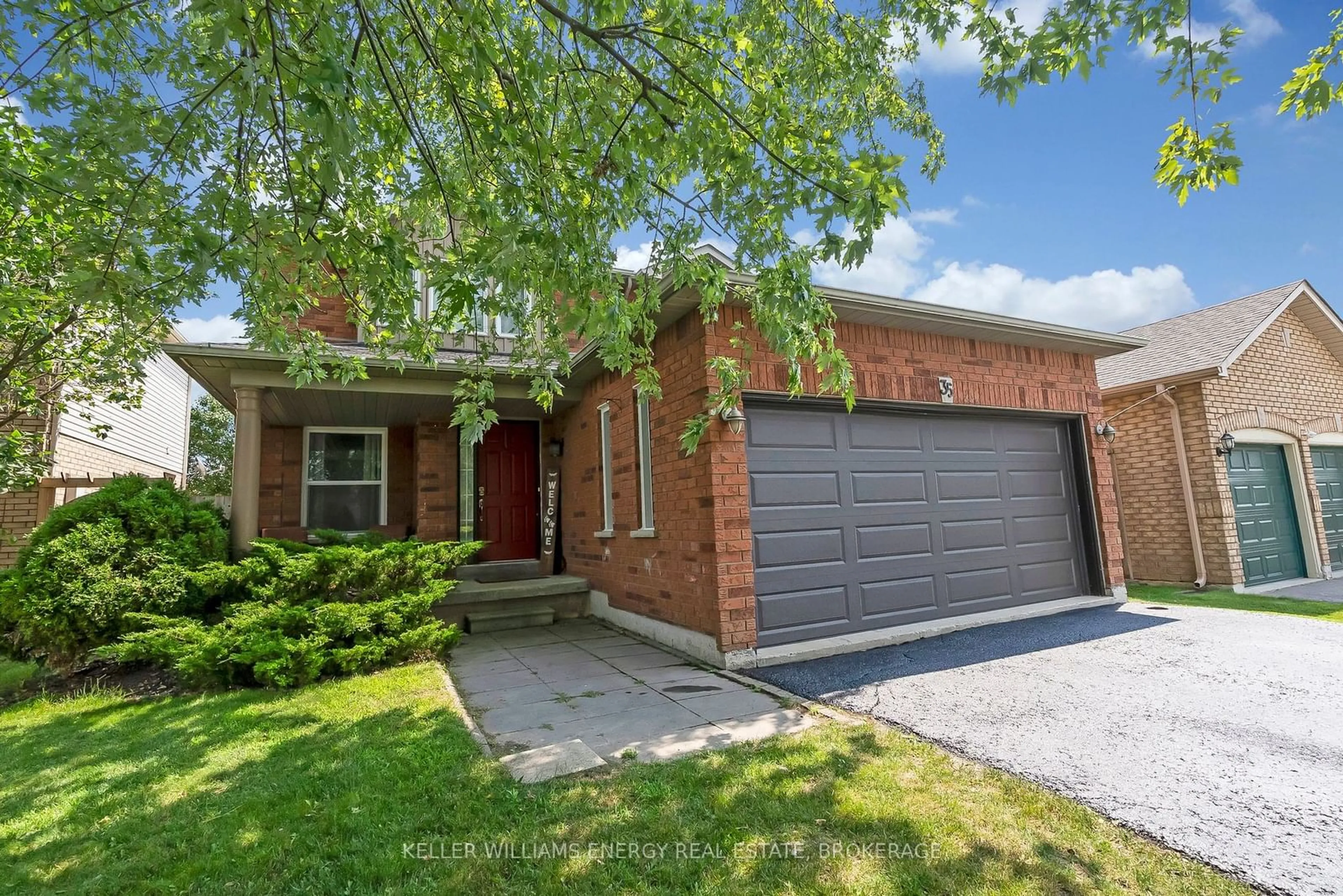 Home with brick exterior material for 35 Goodwin Ave, Clarington Ontario L1C 4Z5