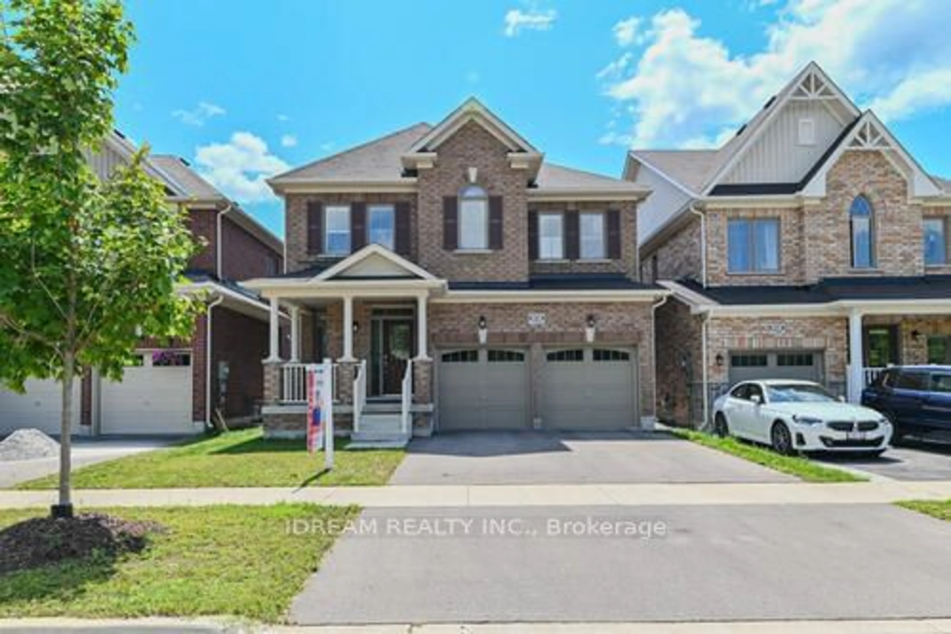 Frontside or backside of a home for 41 Ronald Hooper Ave, Clarington Ontario L1C 7G8