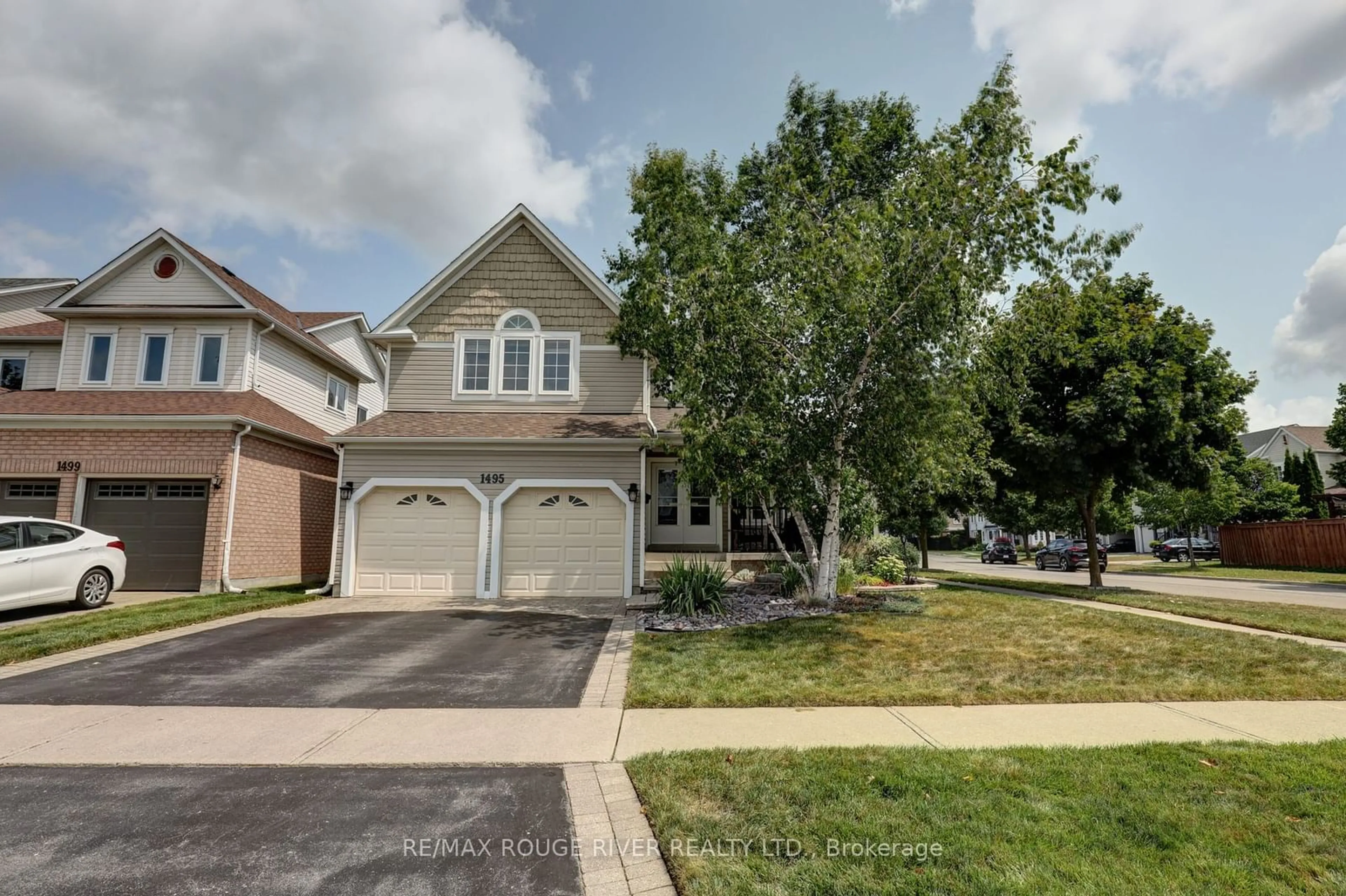 Frontside or backside of a home for 1495 Heartland Blvd, Oshawa Ontario L1K 2P2