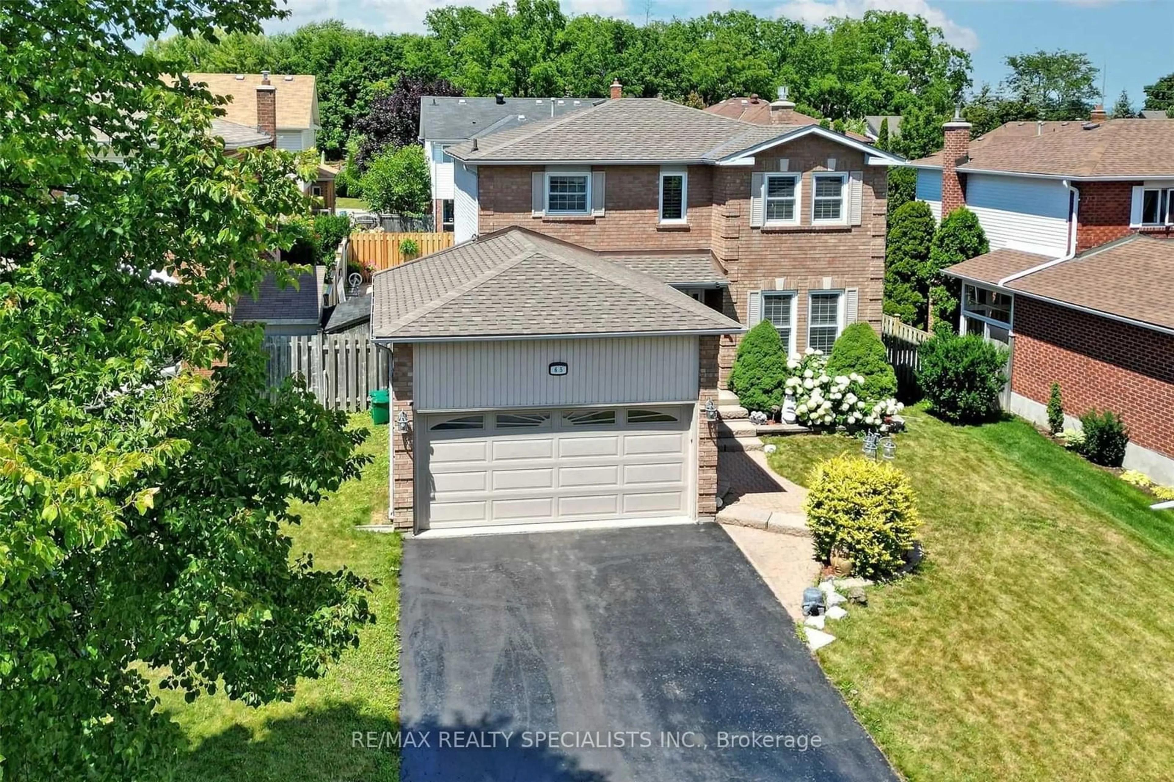 Frontside or backside of a home for 65 CLAYTON Cres, Clarington Ontario L1C 4N8