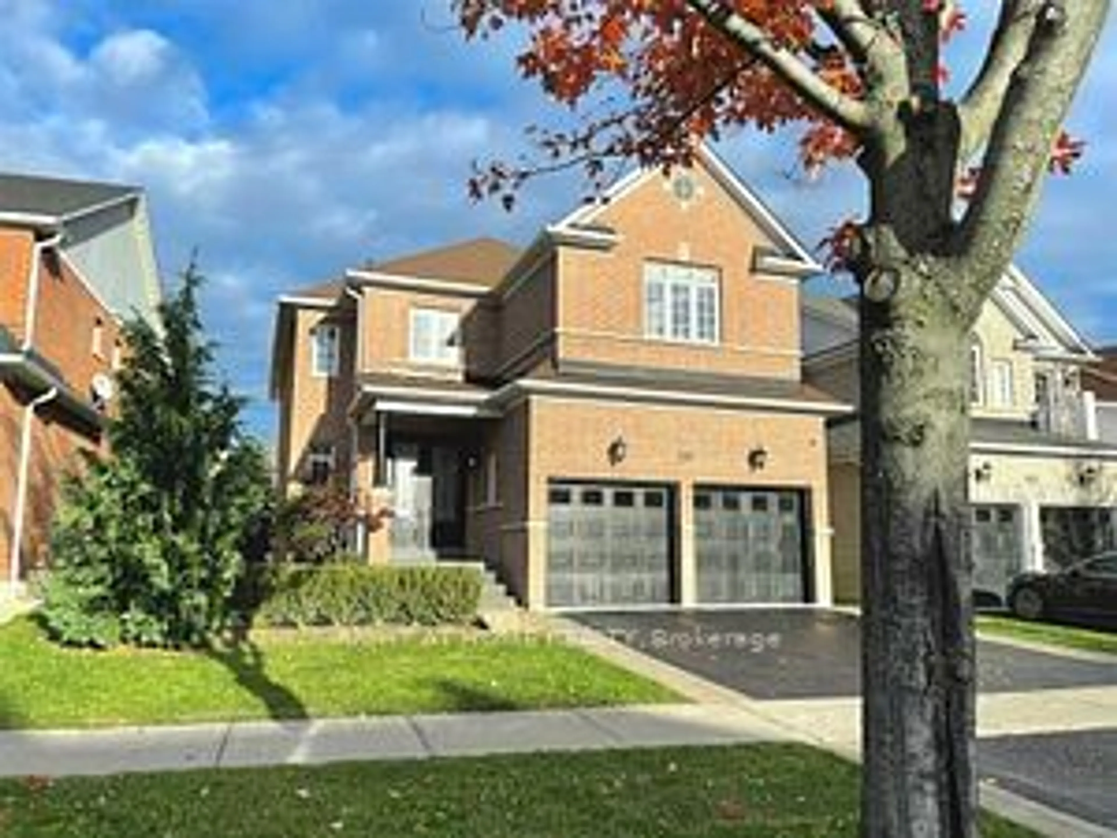 Home with brick exterior material for 181 Cachet Blvd, Whitby Ontario L1M 2L9