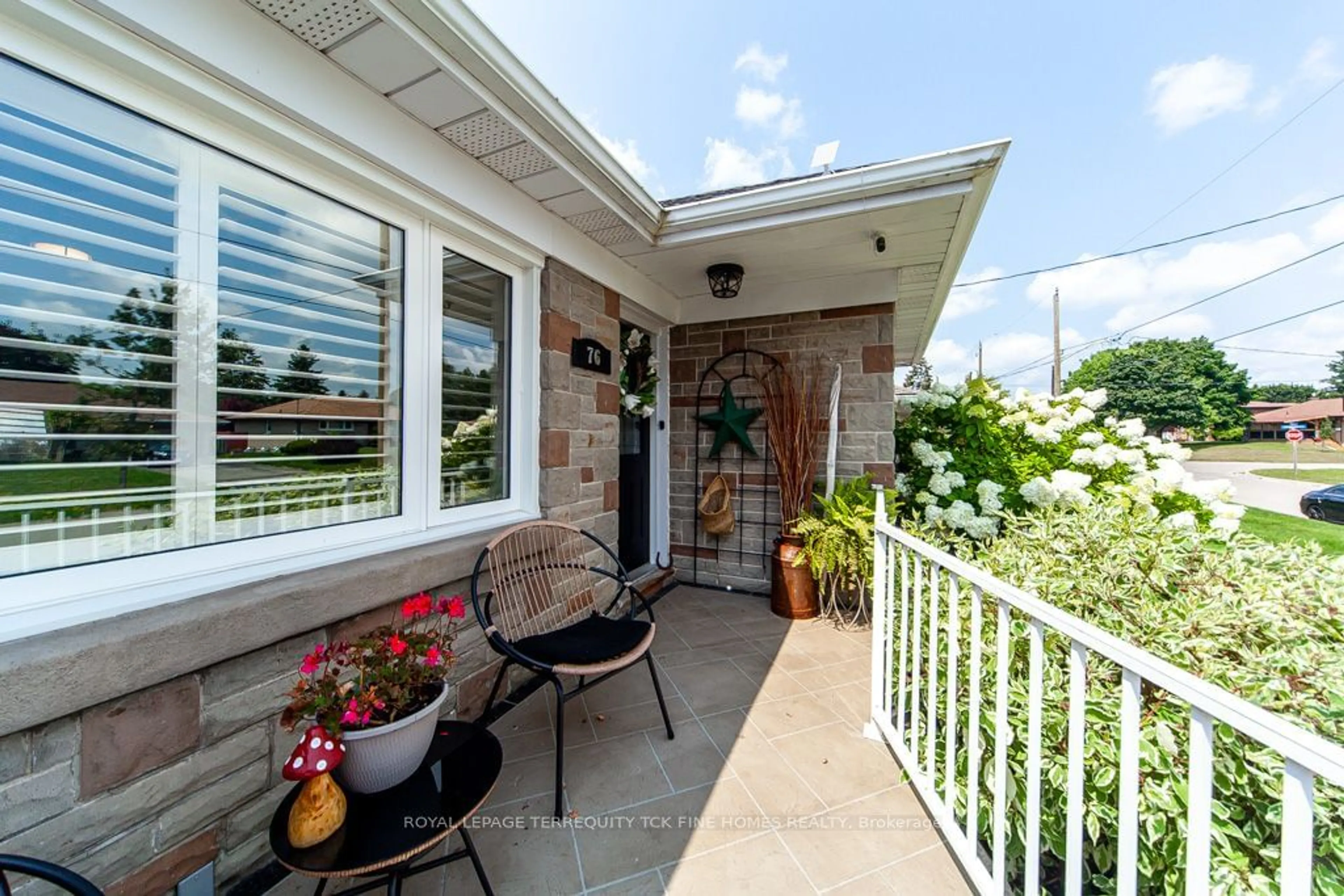 Patio for 76 Harris Ave, Oshawa Ontario L1J 5K7