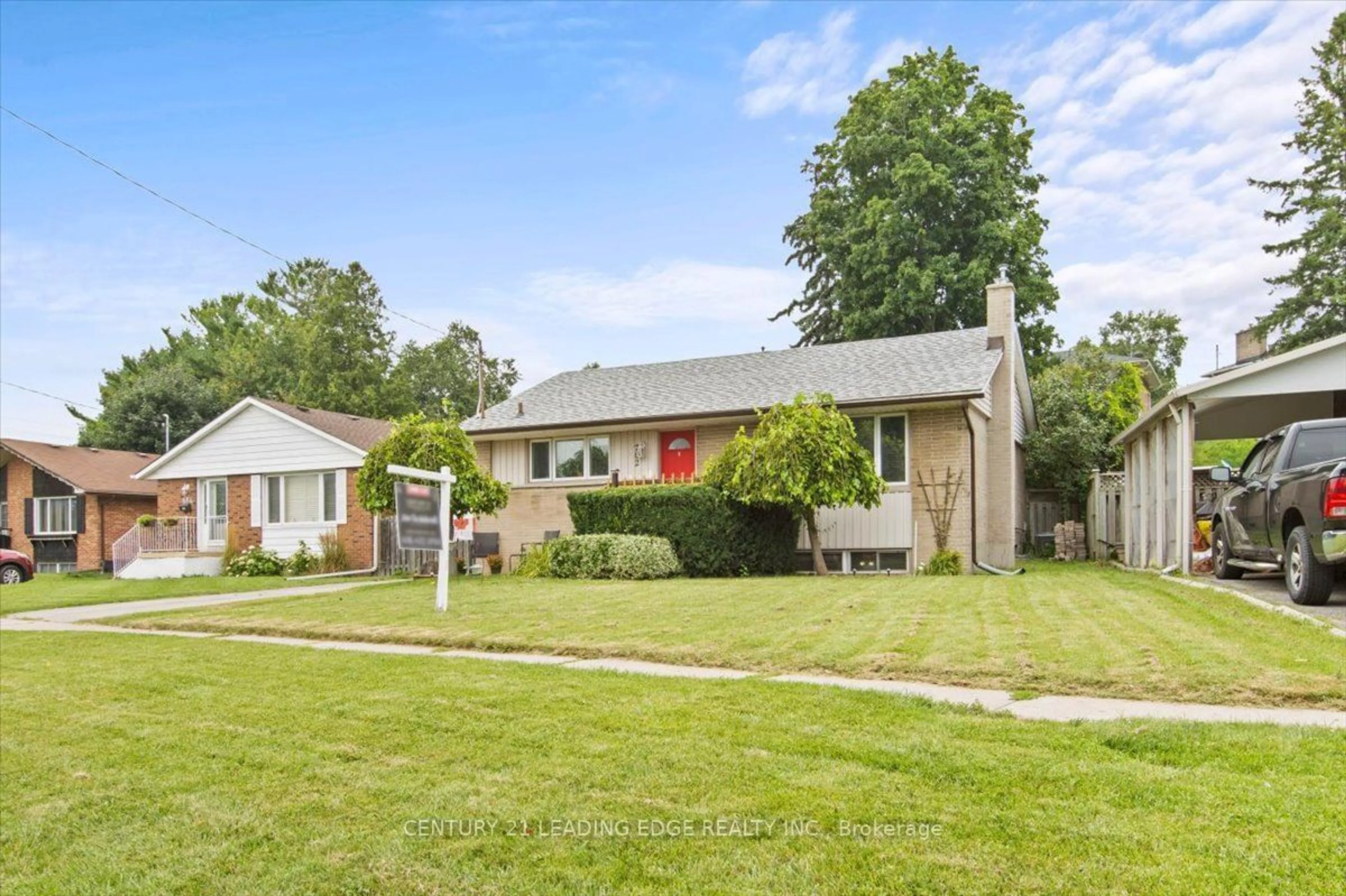 Frontside or backside of a home for 702 EMERSON Ave, Oshawa Ontario L1H 3L3