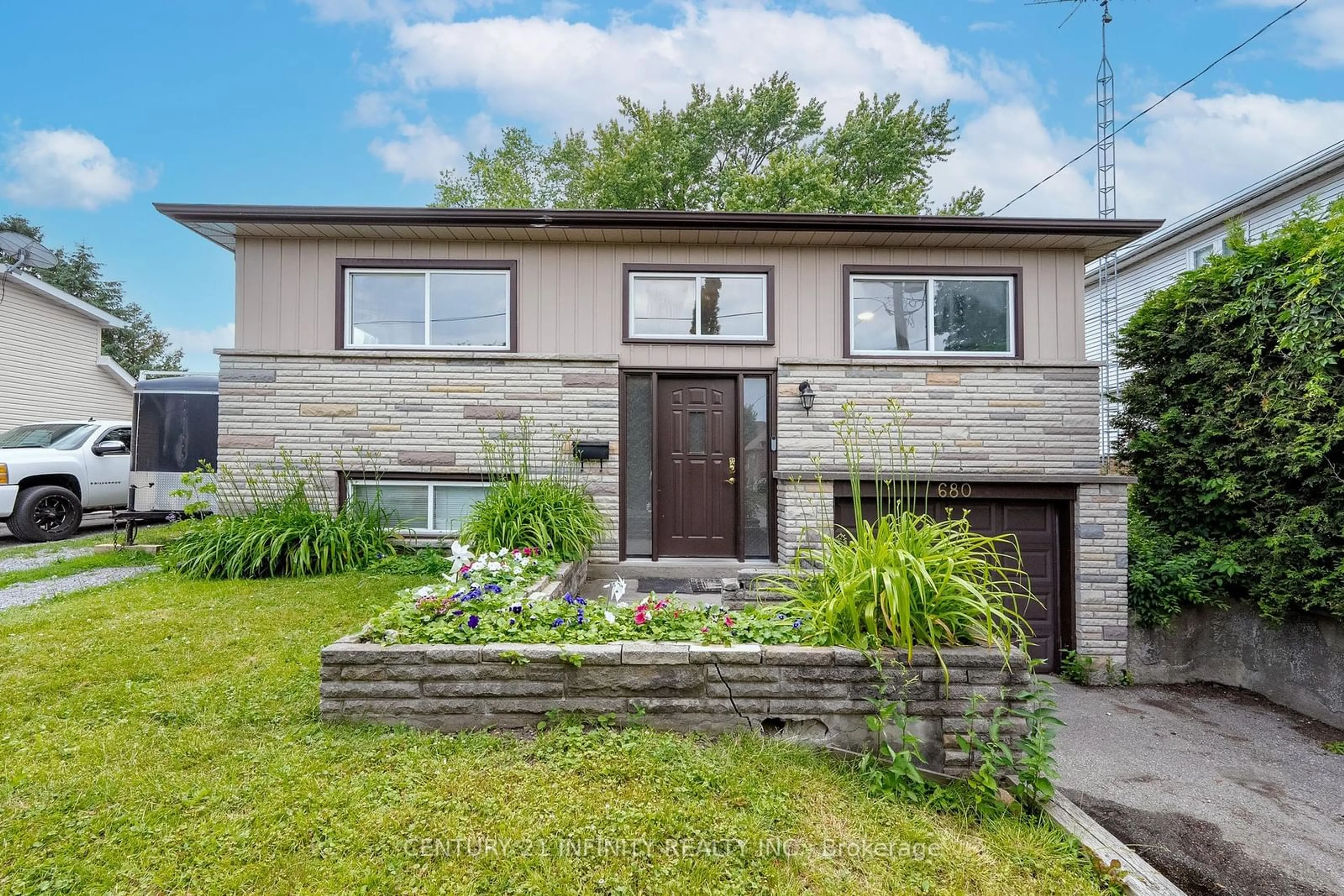 Home with brick exterior material for 680 Marksbury Rd, Pickering Ontario L1W 2T2