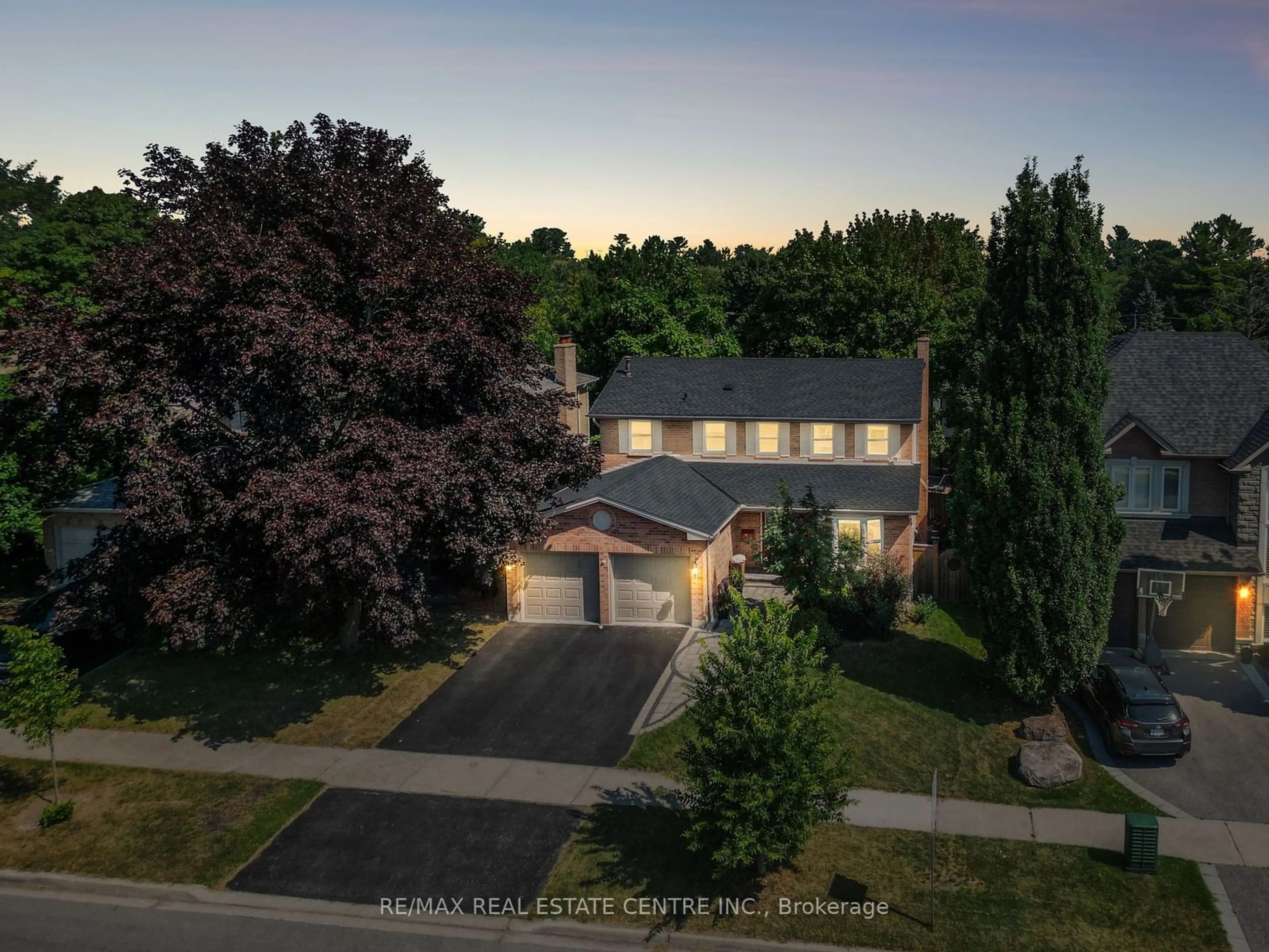 Frontside or backside of a home for 1857 Parkside Dr, Pickering Ontario L1V 3N9