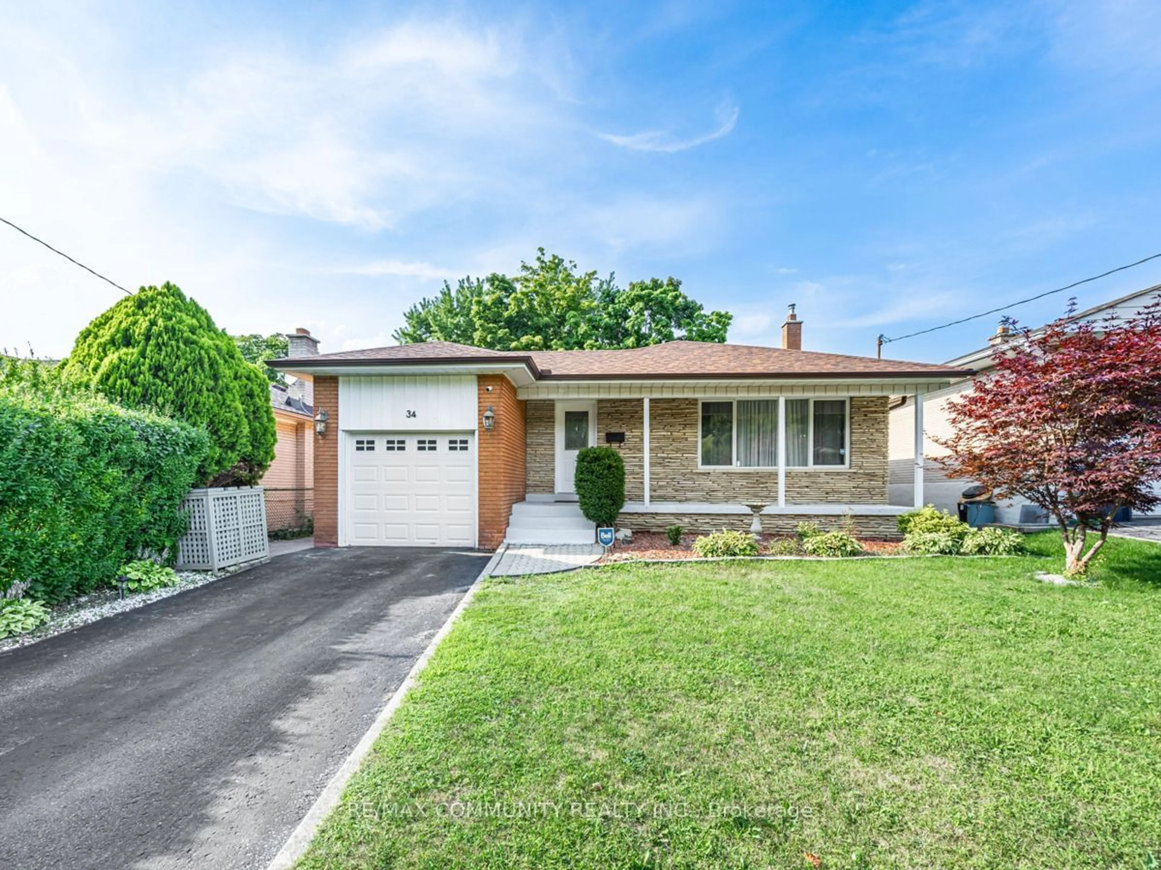 Home with brick exterior material for 34 Alpaca Dr, Toronto Ontario M1J 2Z7