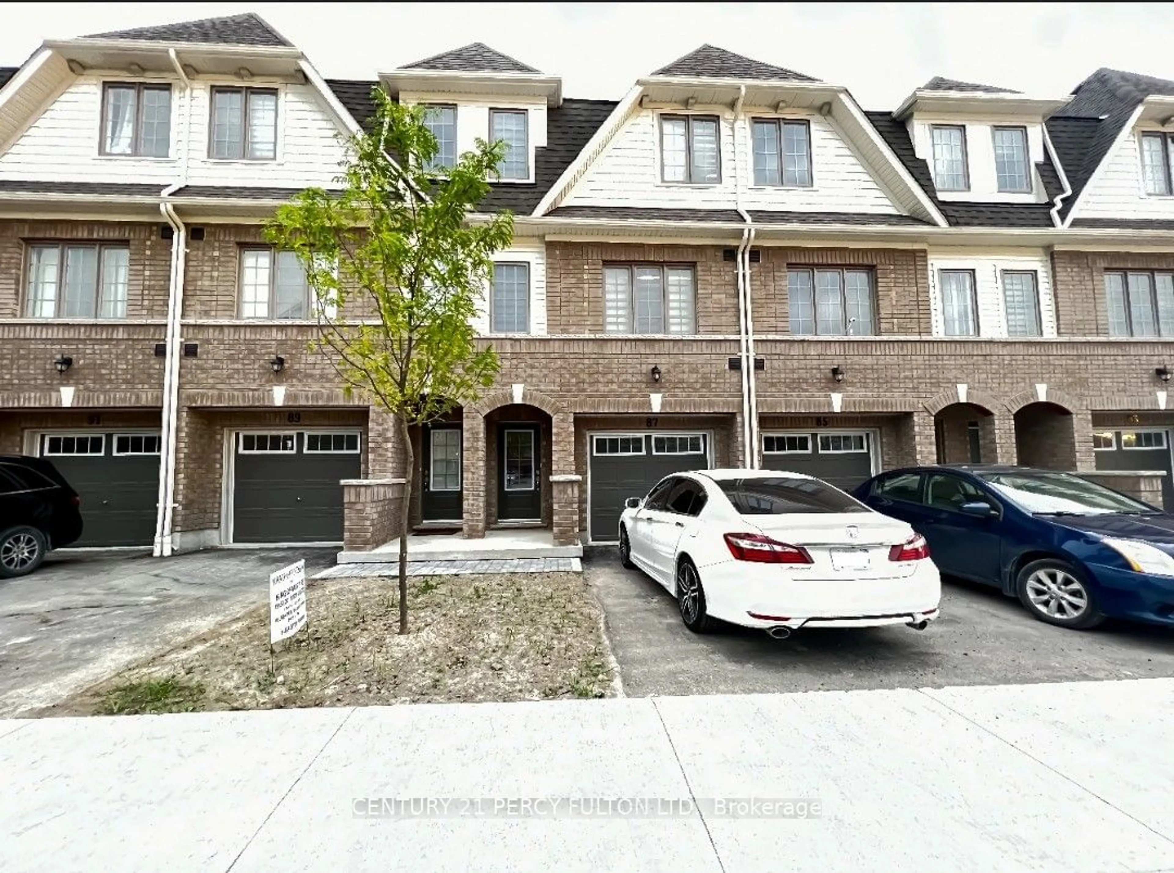 A pic from exterior of the house or condo for 89 Danzatore Path #96, Oshawa Ontario L1L 0P9