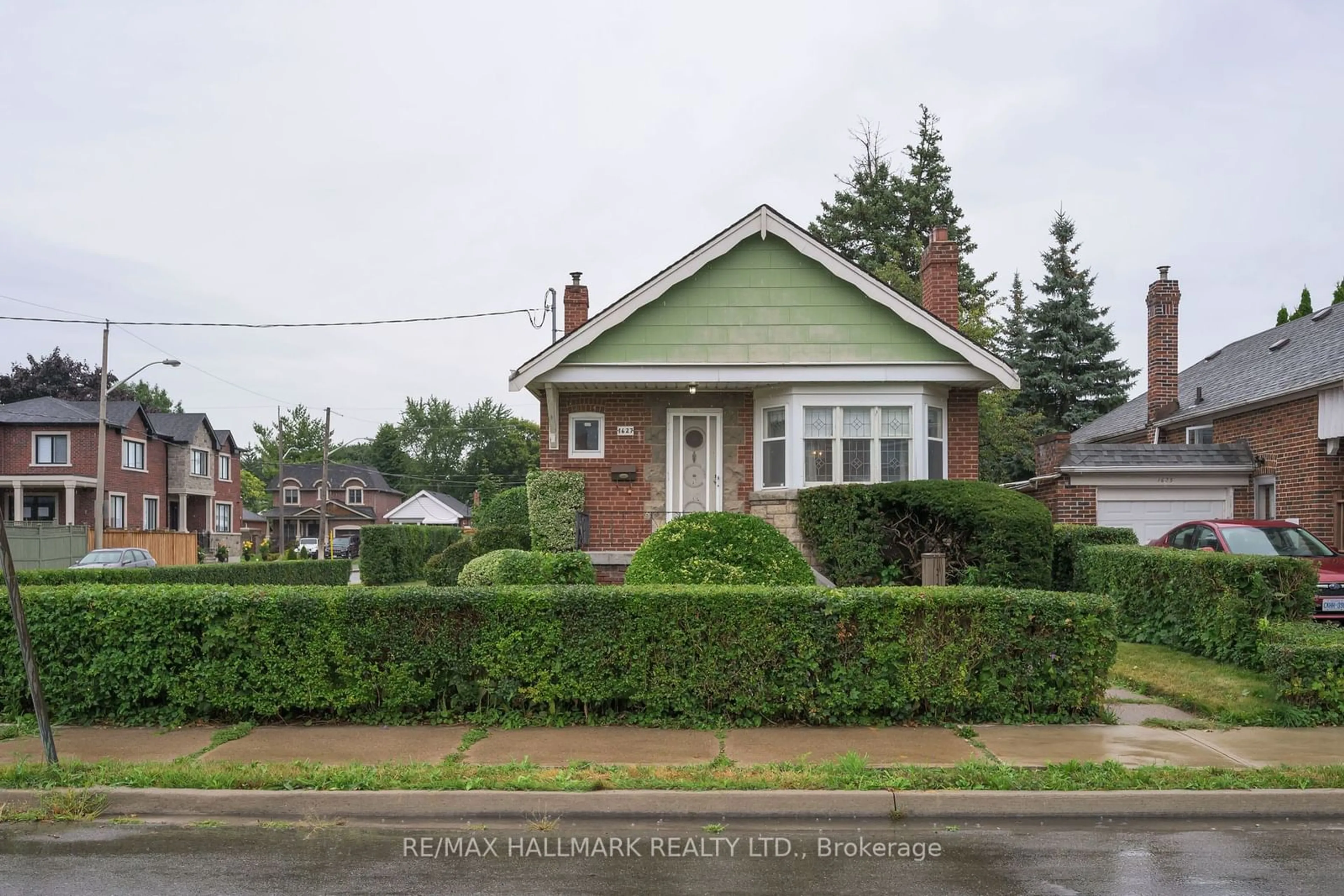 Frontside or backside of a home for 1627 Woodbine Heights Blvd, Toronto Ontario M4B 3A3