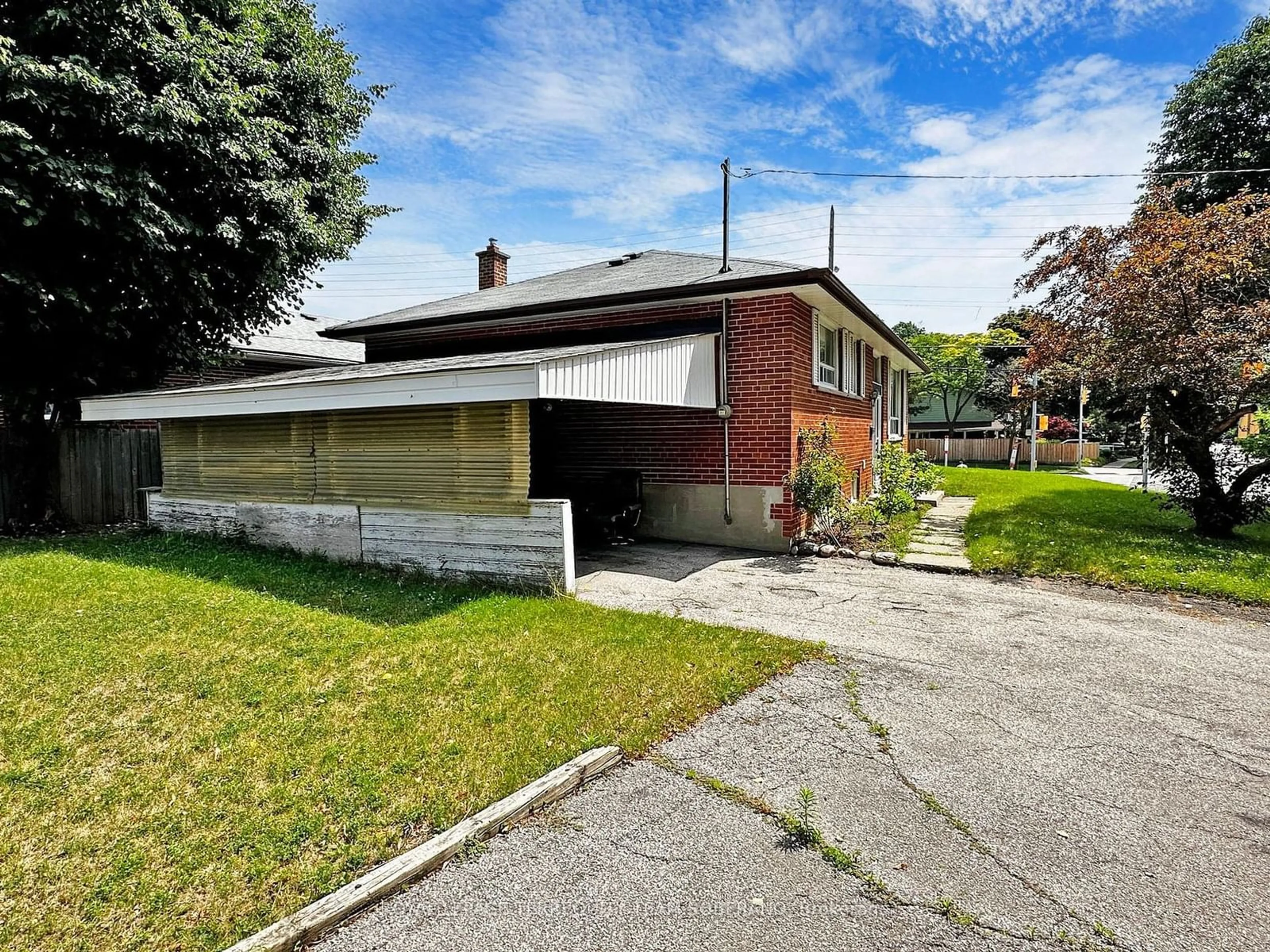 Frontside or backside of a home for 1 Applefield Dr, Toronto Ontario M1P 3X8