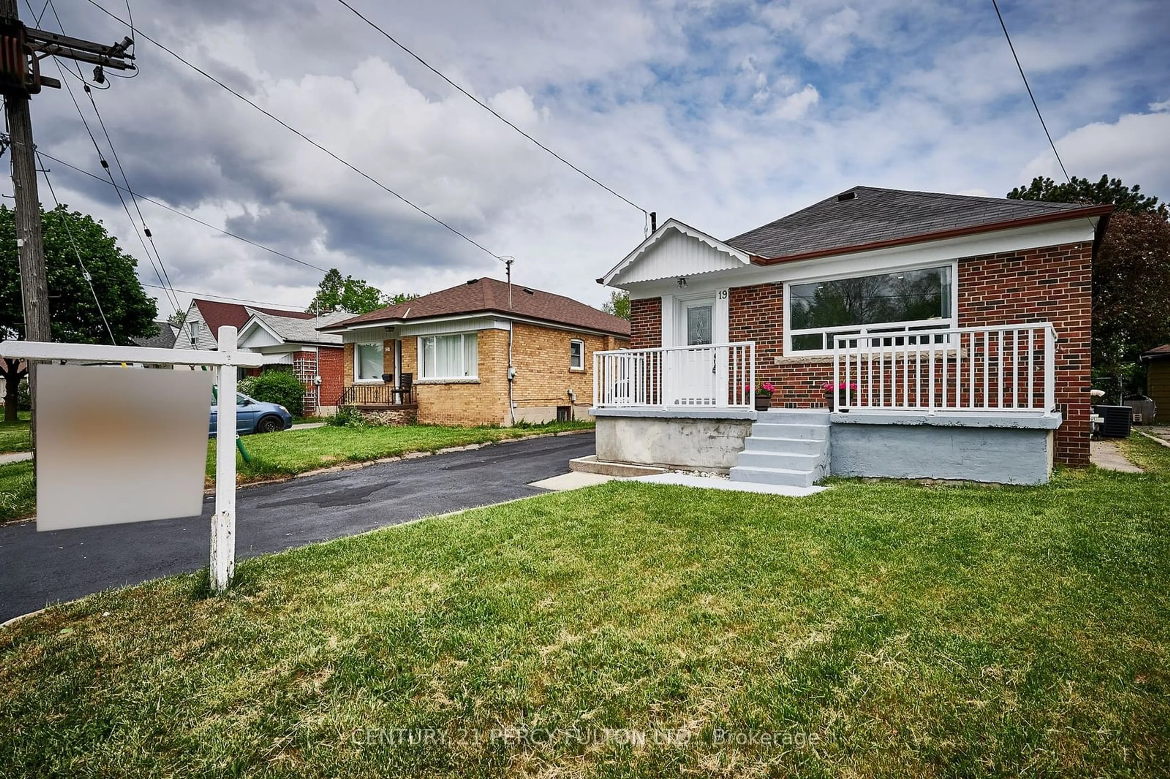 Frontside or backside of a home for 19 Lynvalley Cres, Toronto Ontario M1R 2V1