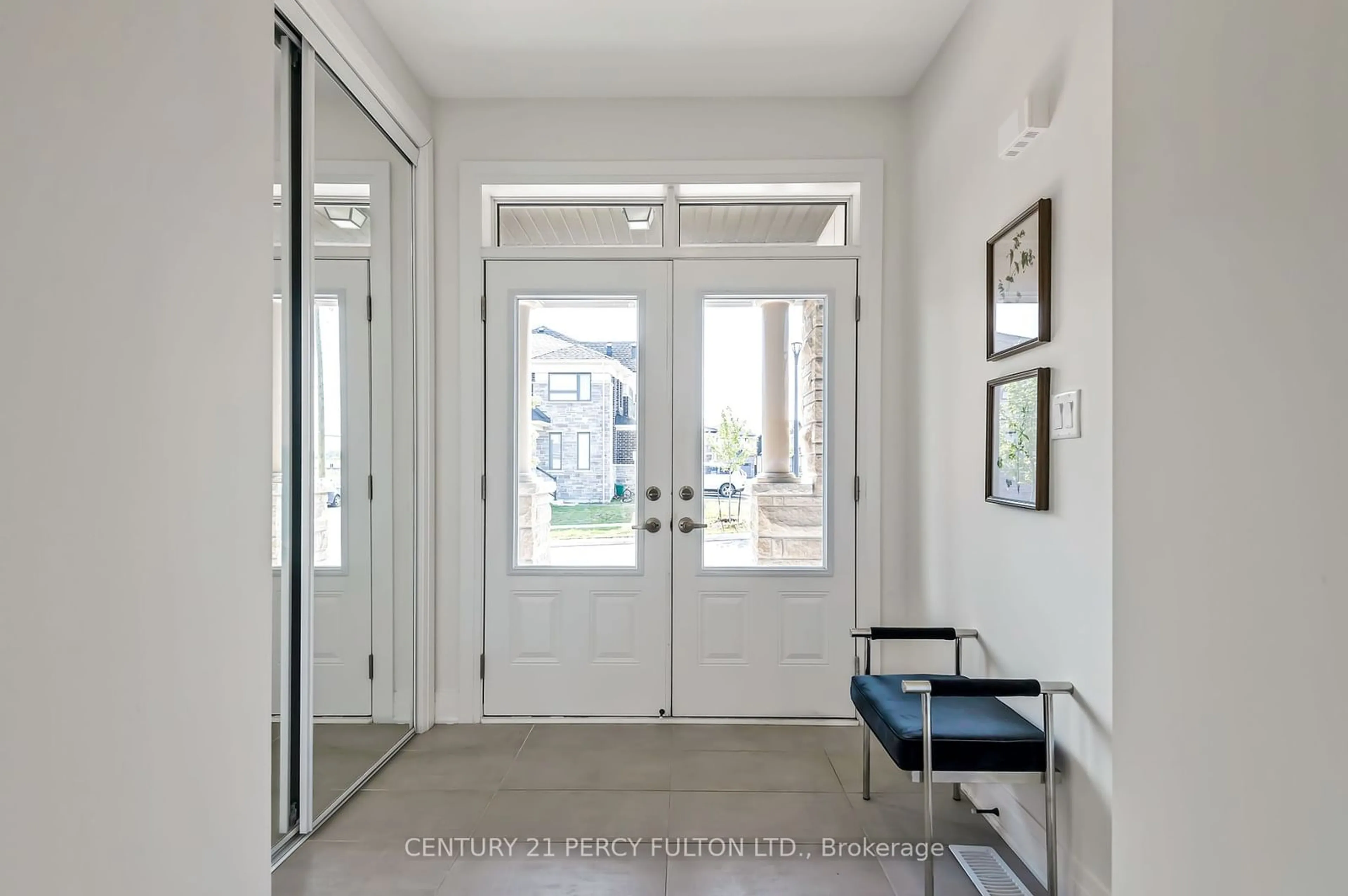 Indoor entryway for 3136 Willowridge Path, Pickering Ontario L1X 0N5