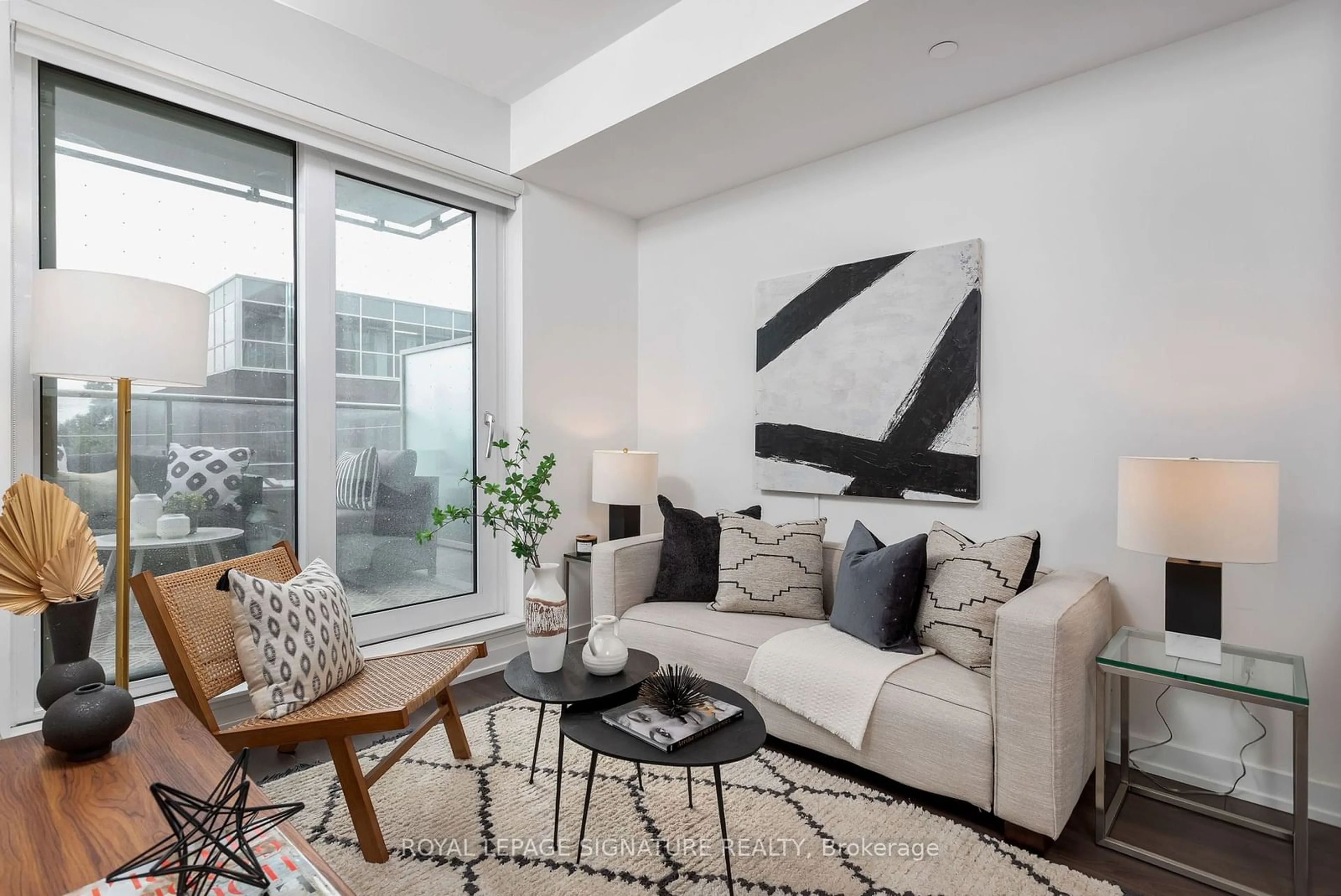 Living room for 150 LOGAN Ave #449, Toronto Ontario M4M 0E4