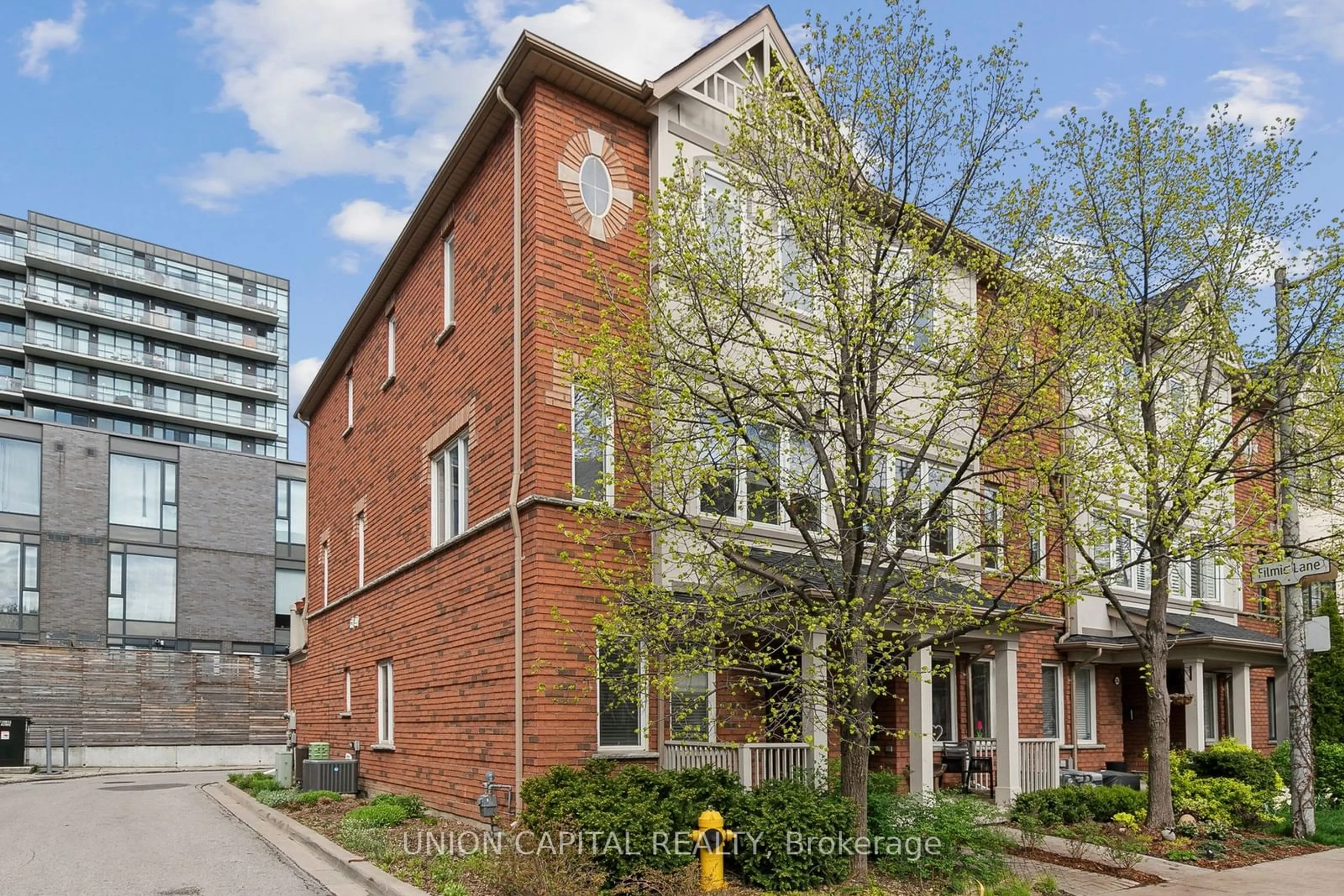 Home with brick exterior material for 232 Boston Ave, Toronto Ontario M4M 1S3