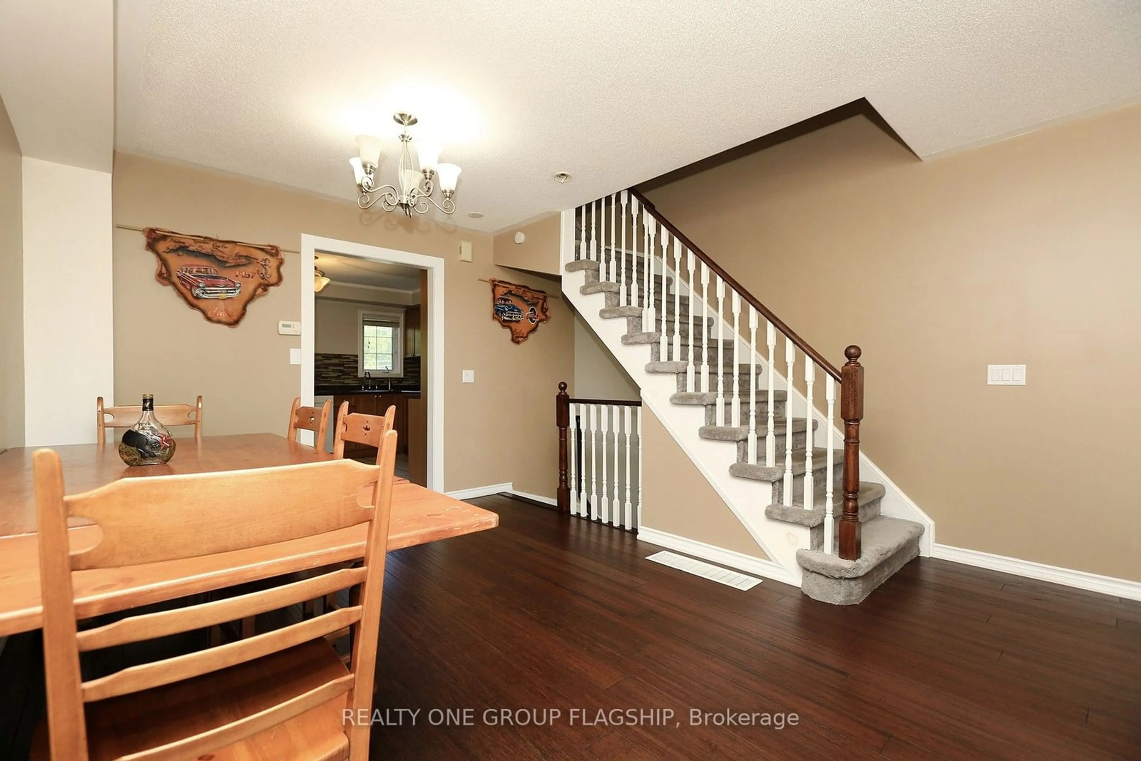 Indoor entryway for 1100 Begley St #32, Pickering Ontario L1W 4B3