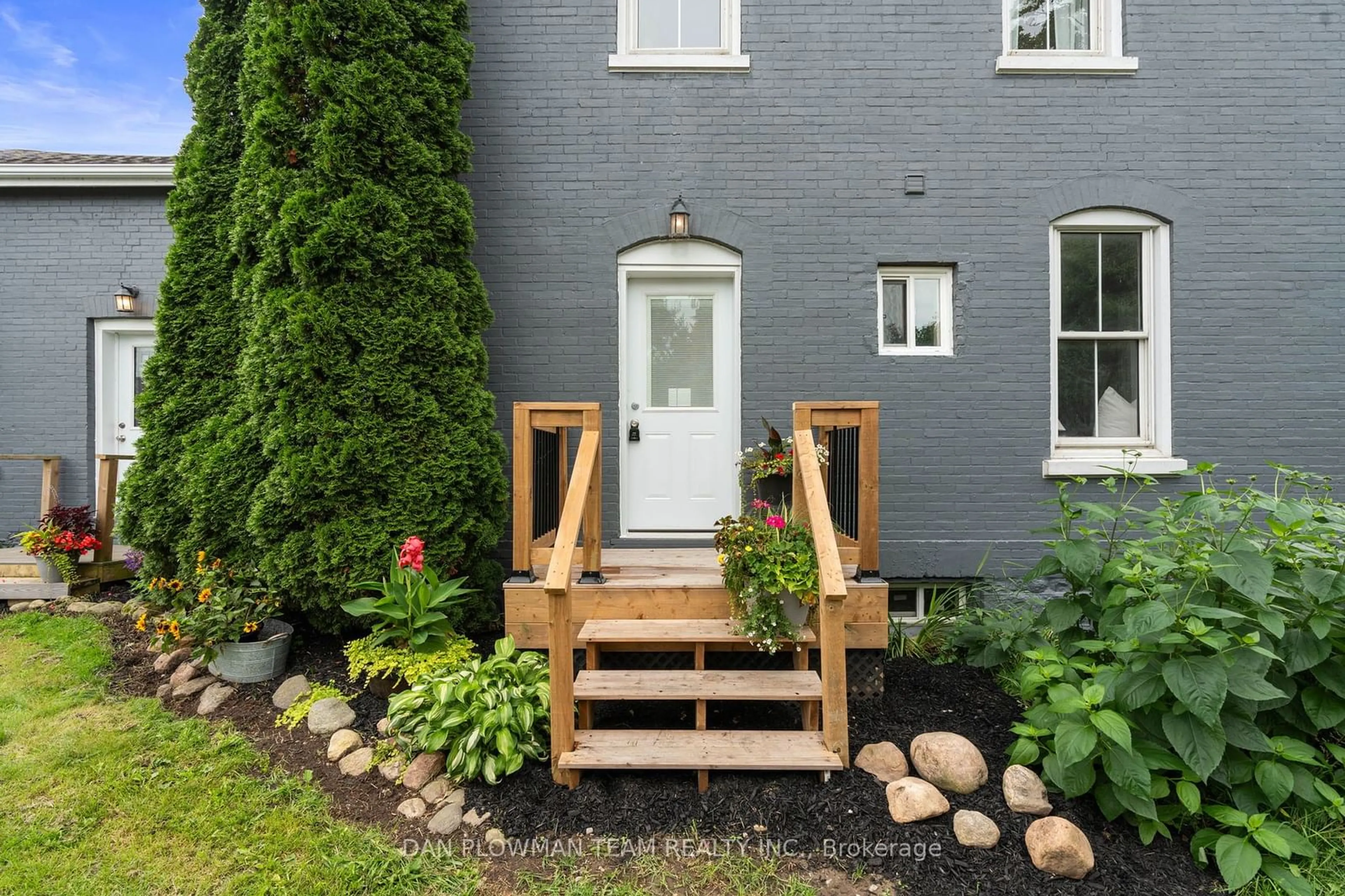 Indoor entryway for 3610 Proutt Rd, Scugog Ontario L0B 1L0