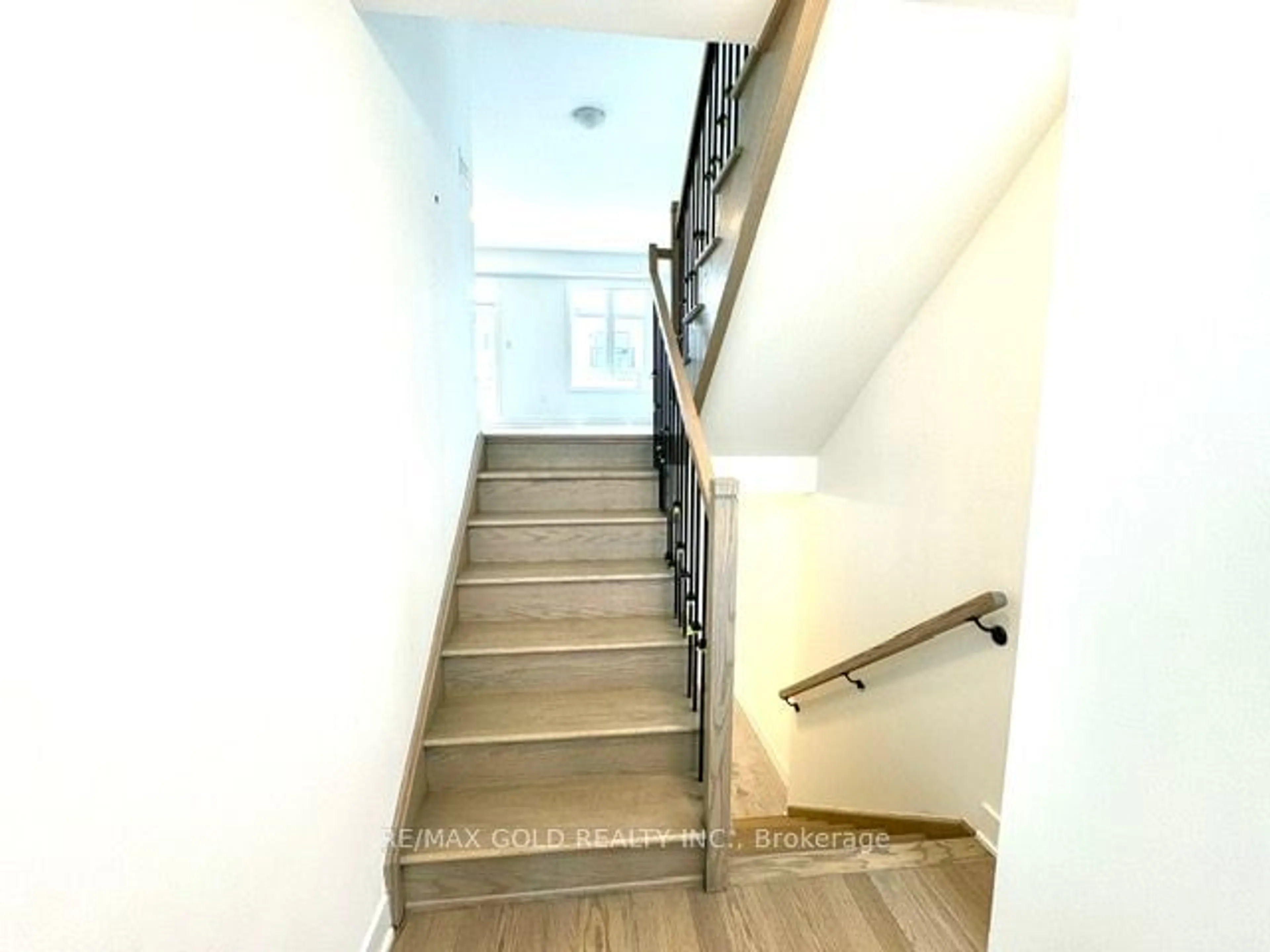 Stairs for 767 Stanstead Path, Oshawa Ontario L1H 7K5