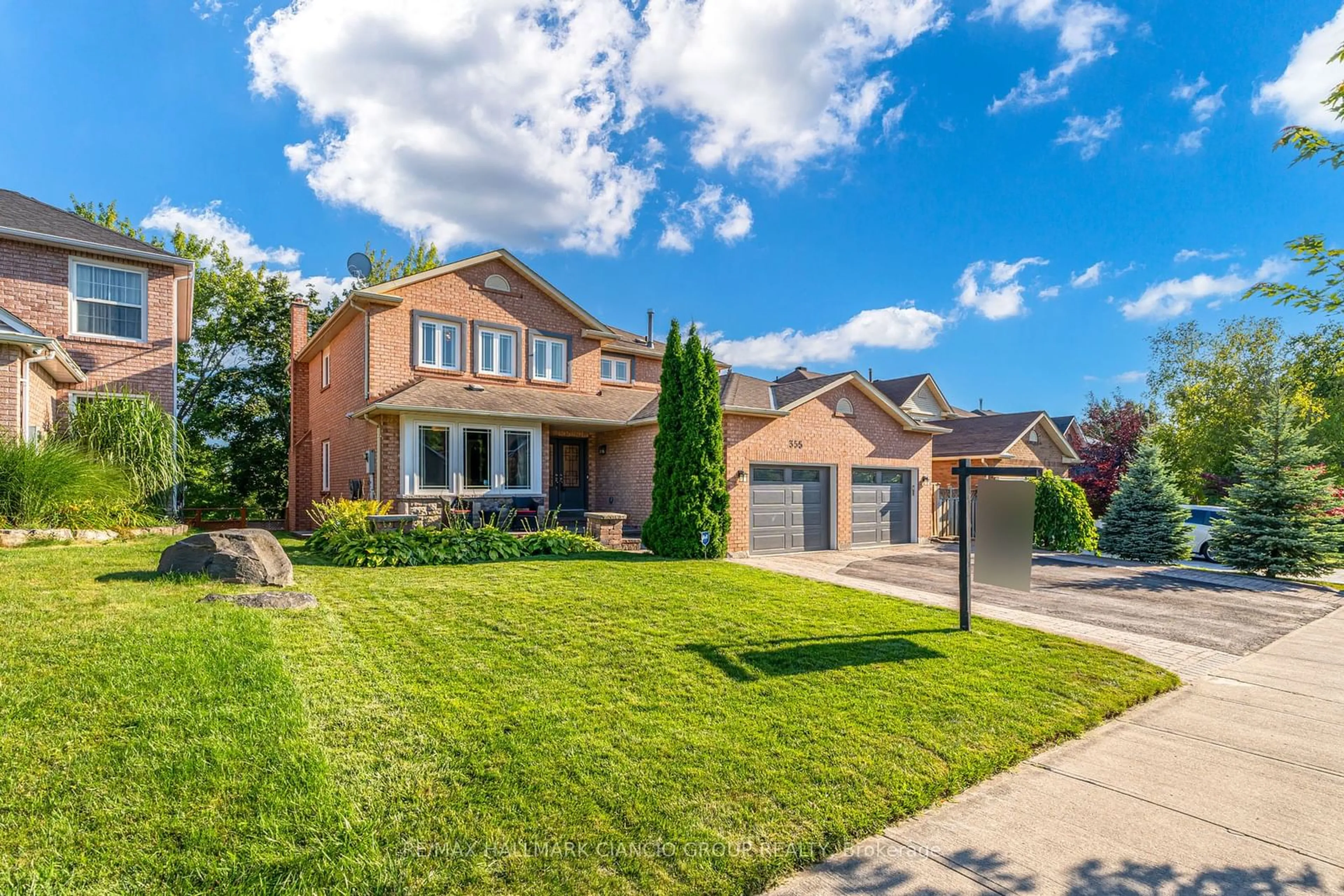 Frontside or backside of a home for 355 Rouge Hill Crt, Pickering Ontario L1V 6L5