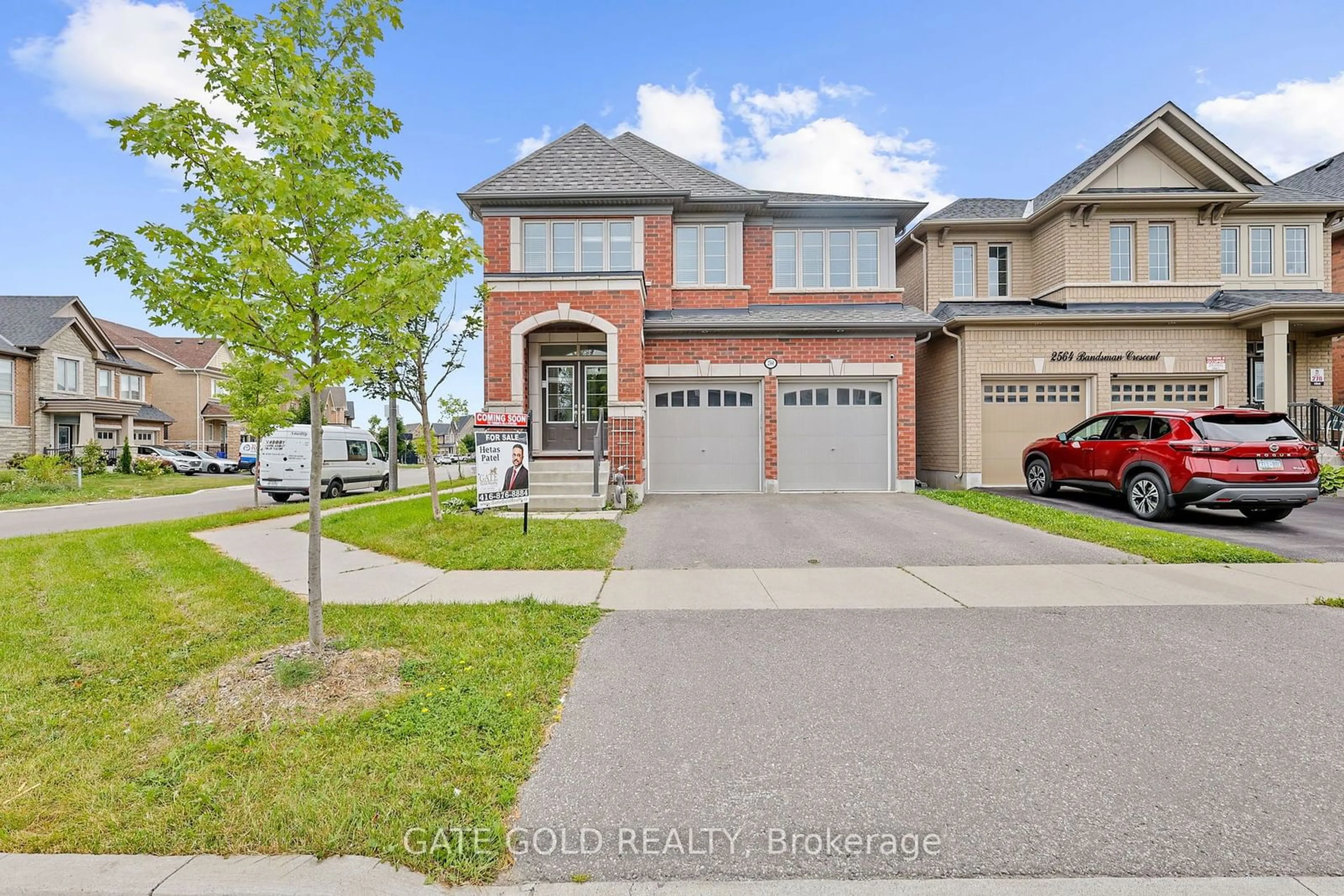 Frontside or backside of a home, the street view for 2560 Bandsman Cres, Oshawa Ontario L1L 0M2